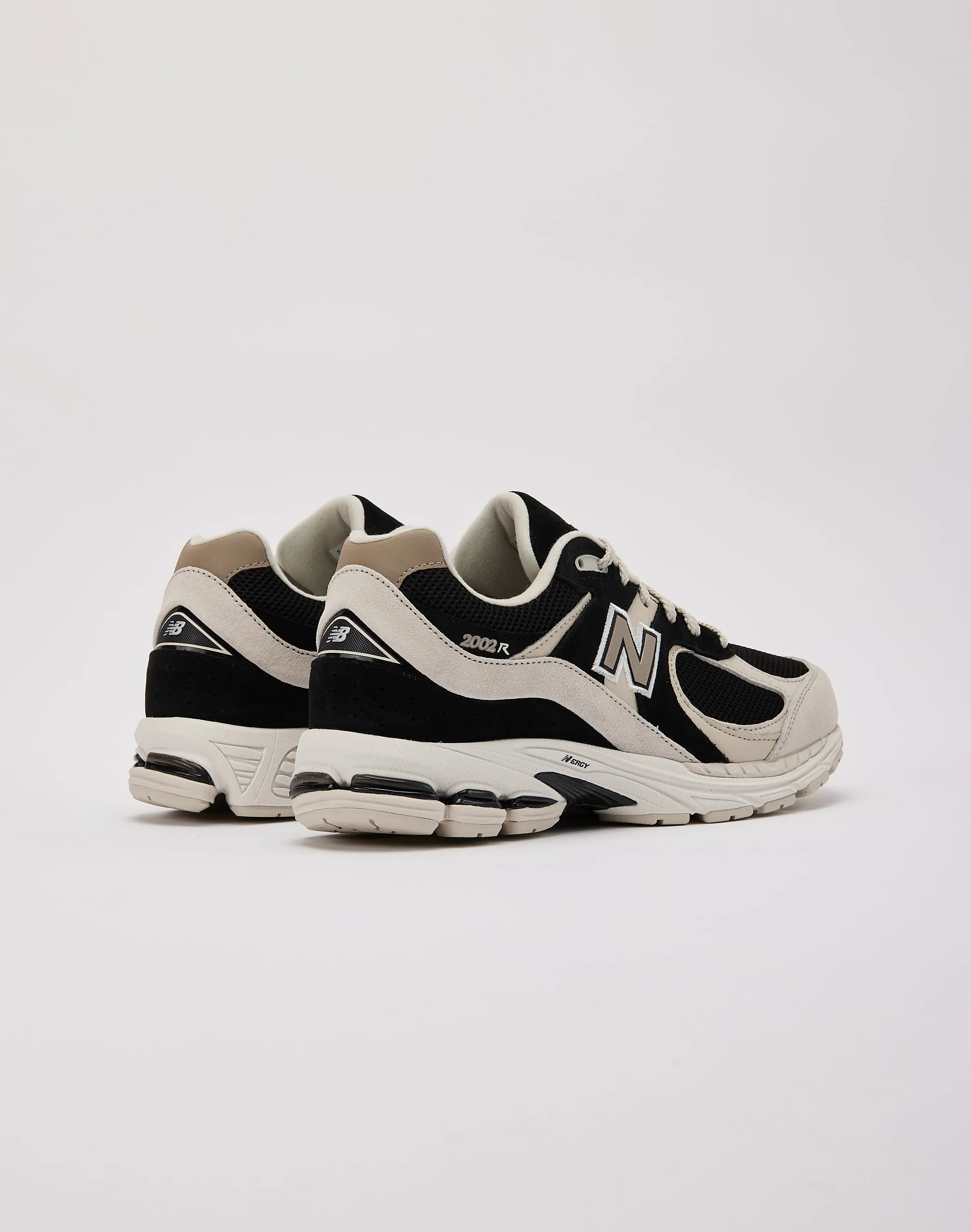 slow walk New Balance 2002R