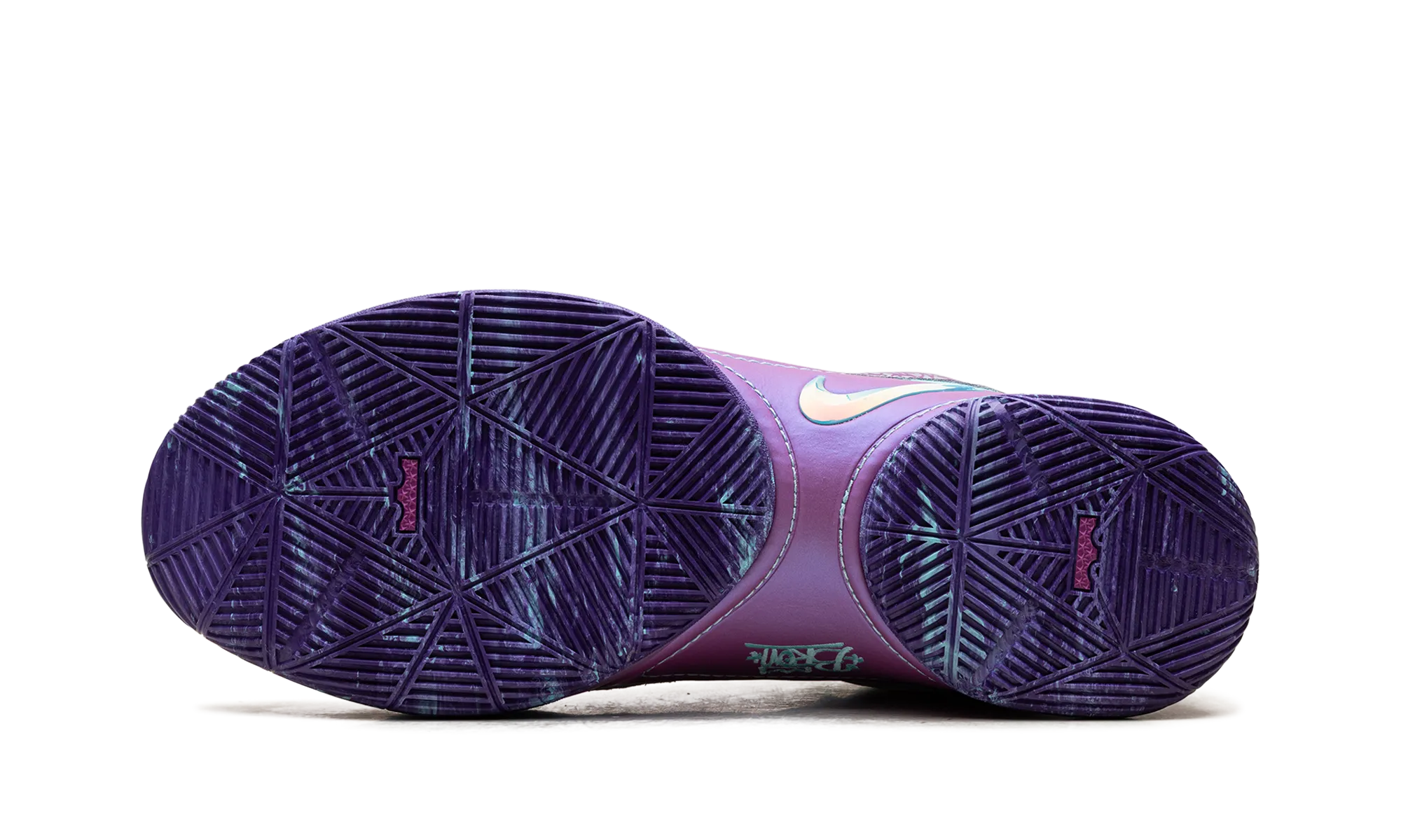 LeBron 22 "Frozen Grapes" Pro Transition