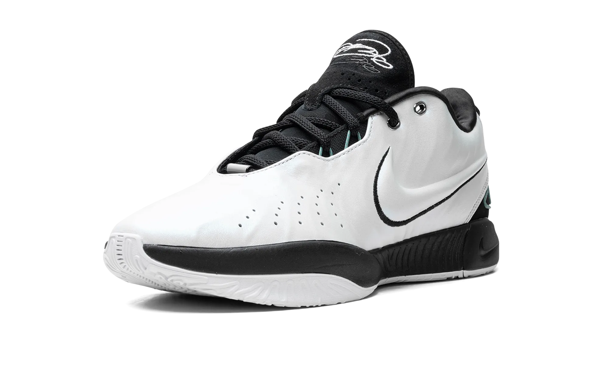 Zero Drop Sole Configuration Midsole Stability Technology LeBron 21 "Conchiolin"