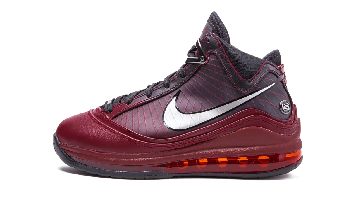 suede upper Molded Heel Counter Air Max Lebron 7 Retro "Christmas 2019"