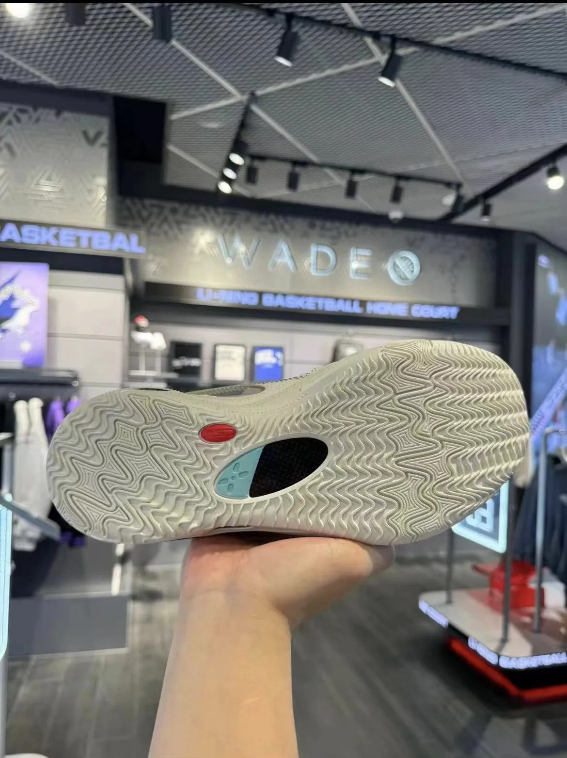 Li-Ning Wade 808 3 Ultra V2 - Year of the Dragon Mid   Top Style Indoor Court