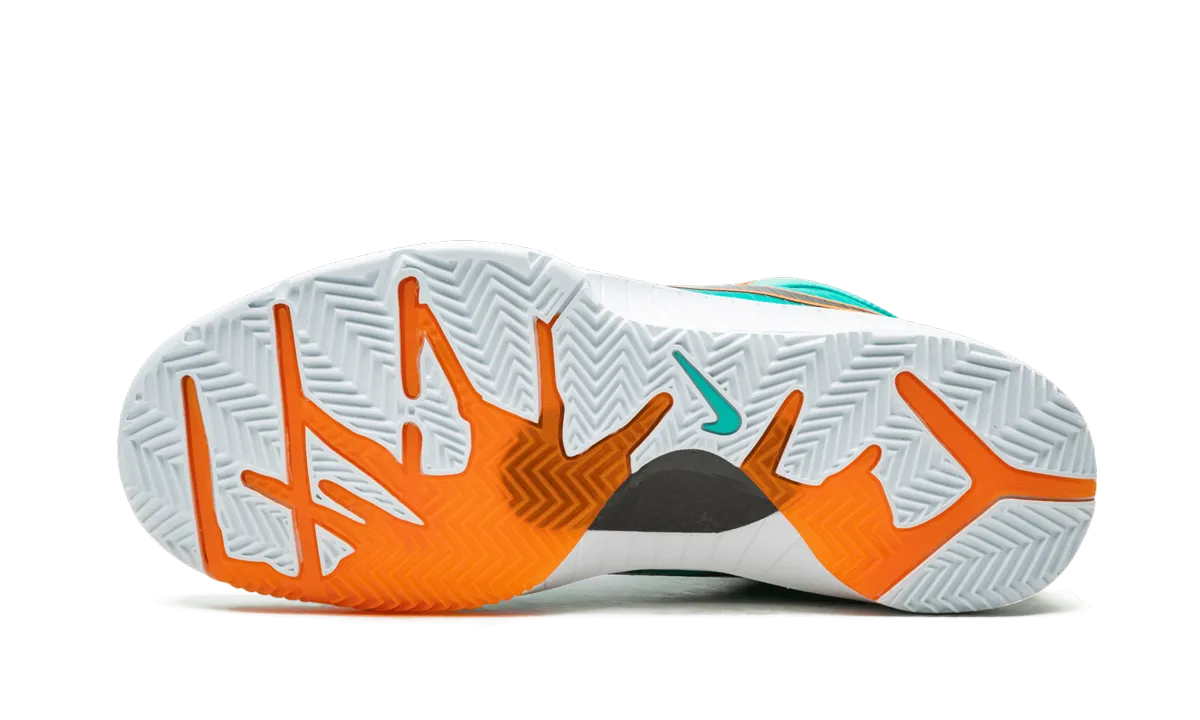 Kobe 4 Protro UNDFTD "Undefeated - DeMar DeRozan" Mid Cut Frame Air Vent