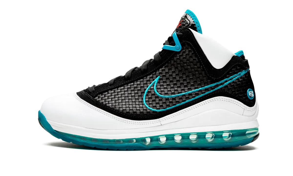 Lebron 7 QS "Red Carpet" Ventilated Heel Counter Responsive Heel Zone