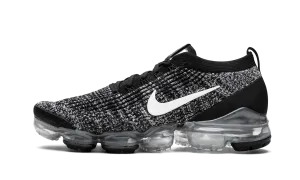 Air Vapormax Flyknit 3 running in a bascule bridge area shoes running on flats