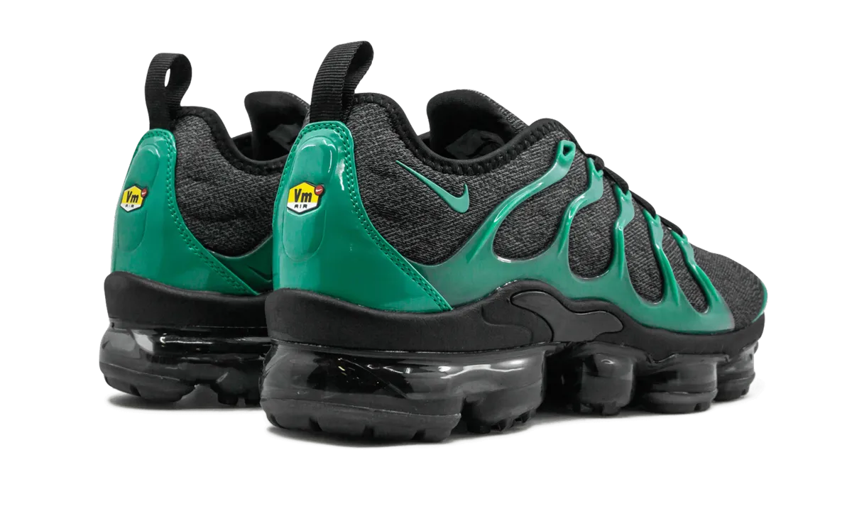 senior athletic shoes Air Vapormax Plus