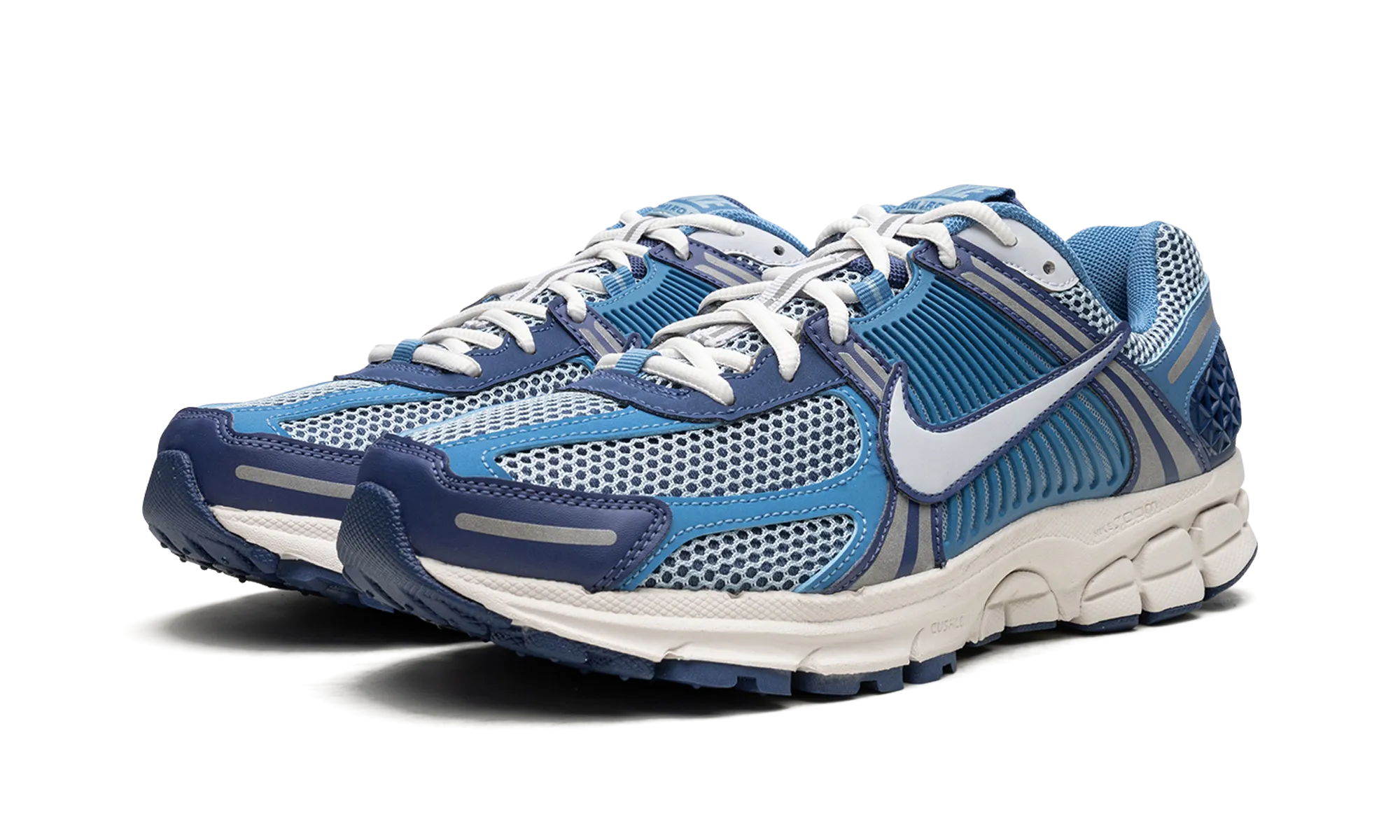 Zoom Vomero 5 "Worn Blue" Forest Female runner
