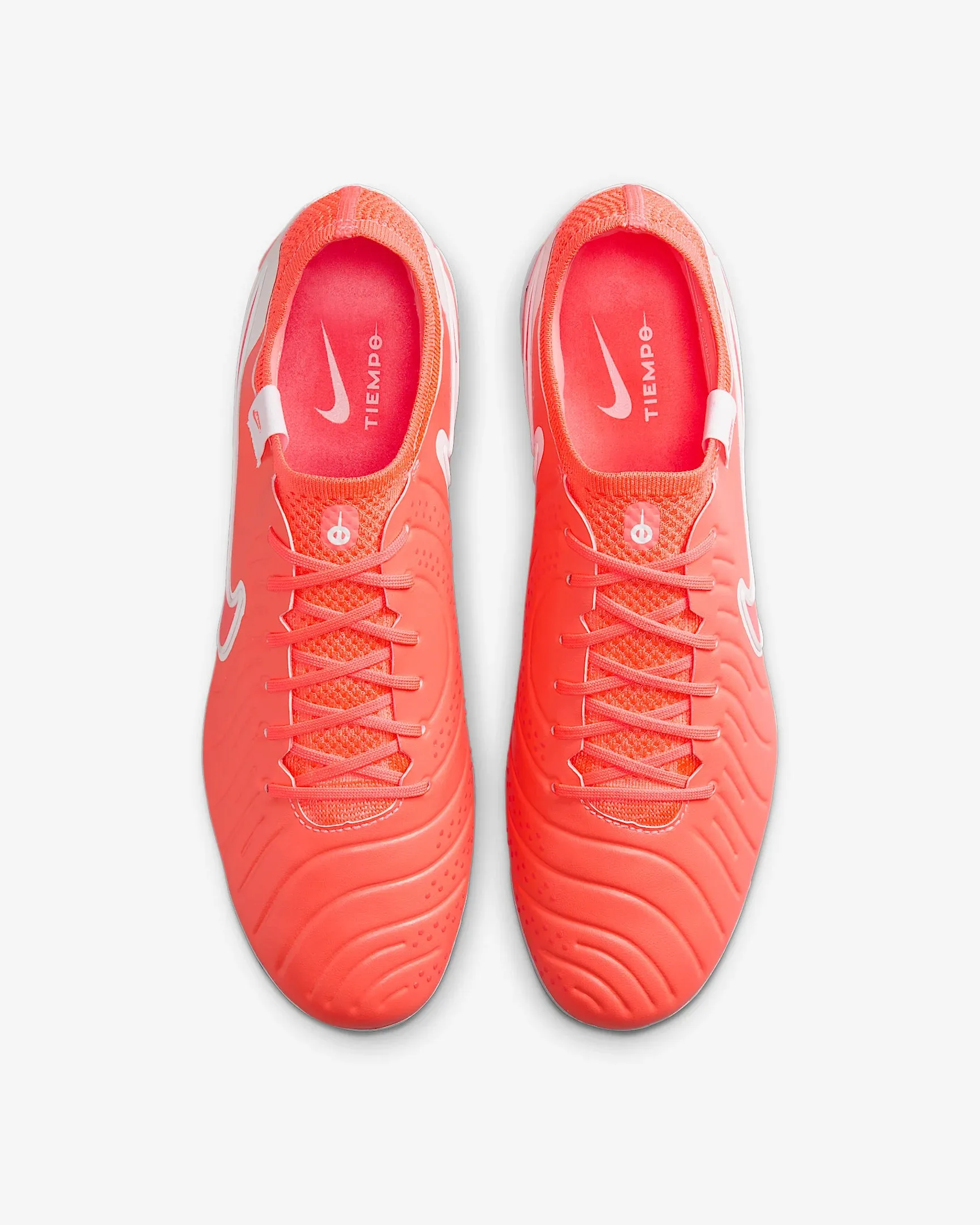 LEGEND 10 ELITE AG-PRO Responsive Support Turf Focus