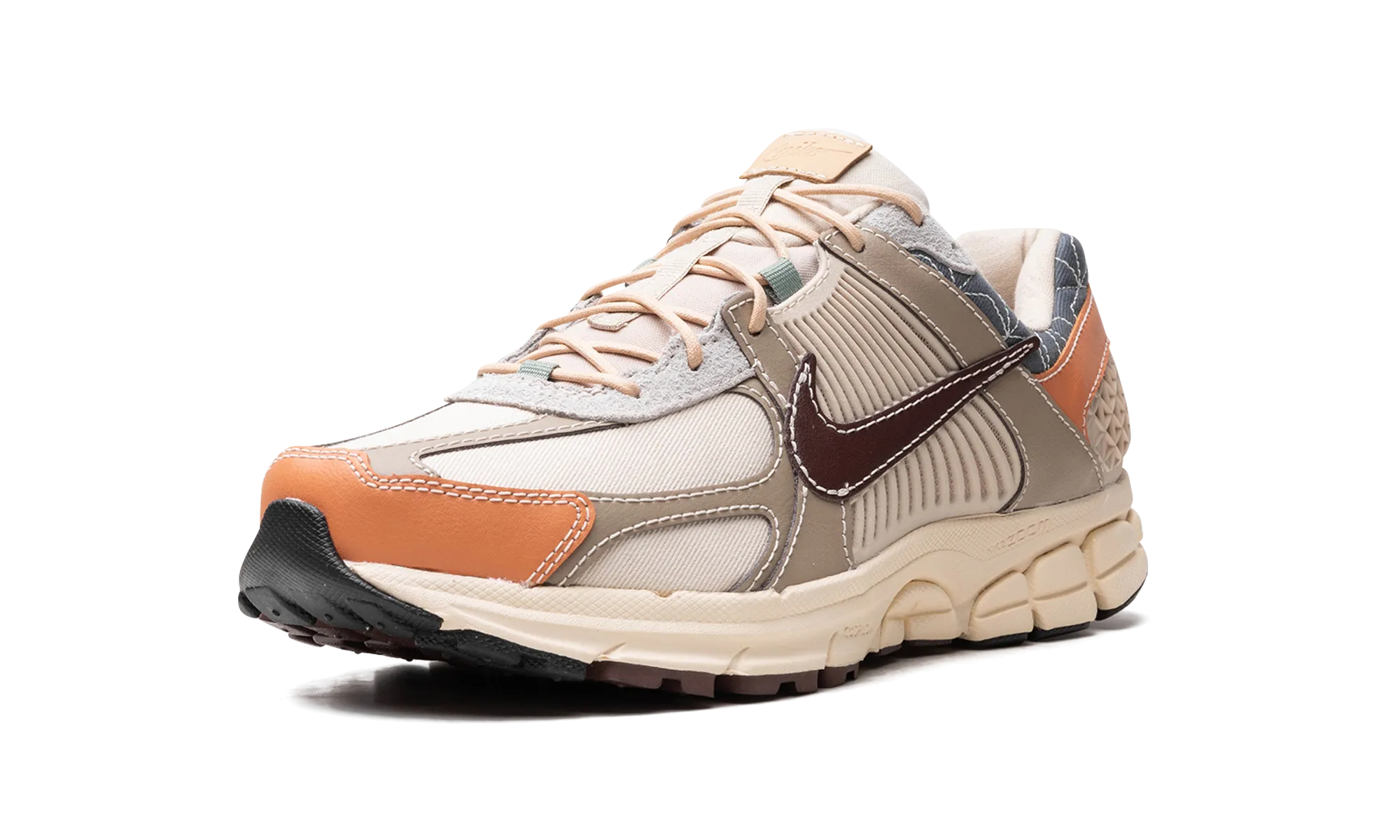 Zoom Vomero 5 "Sanddrift / Muslin / Khaki / Earth" travelers' shoes