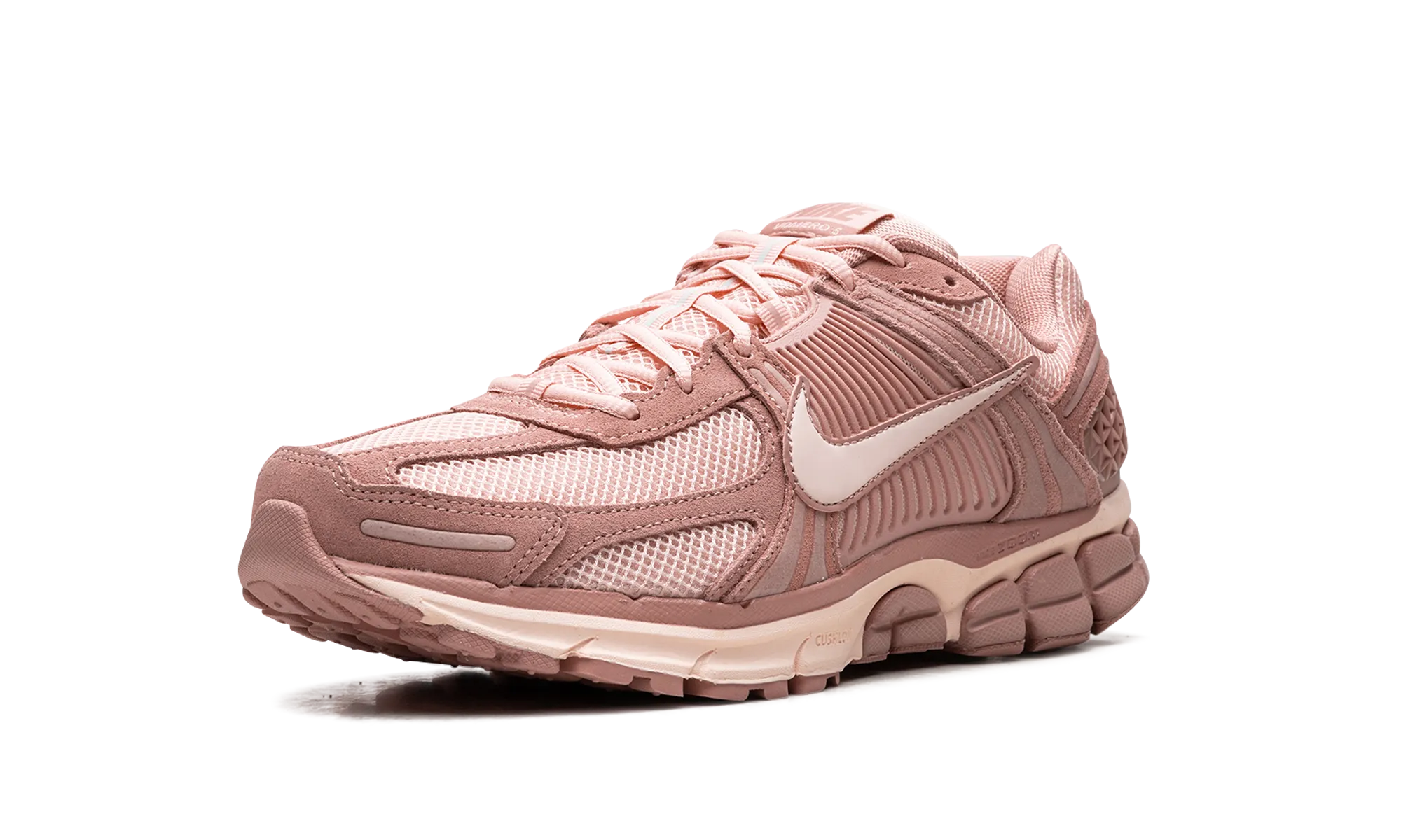 Zoom Vomero 5 "Red Starburst" running in a track meet shoes anti static