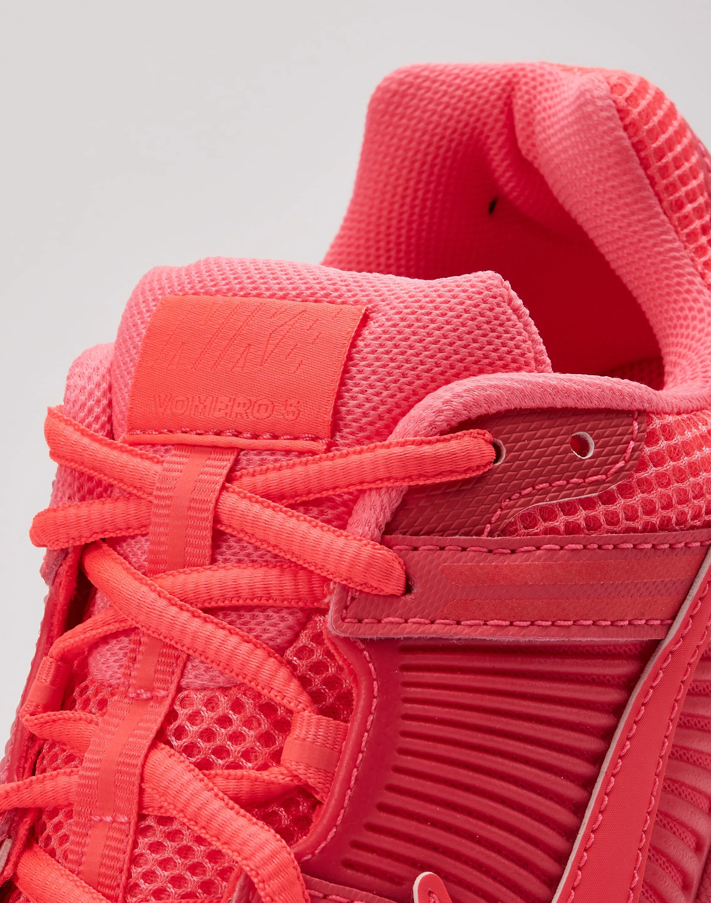 Breathable Material mesh construction Nike Zoom Vomero 5