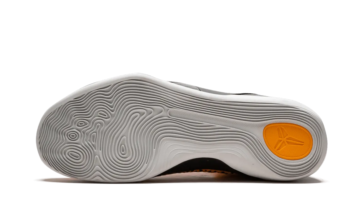 Kobe 9 Elite "Team" Torsion Adaptive Sole Design