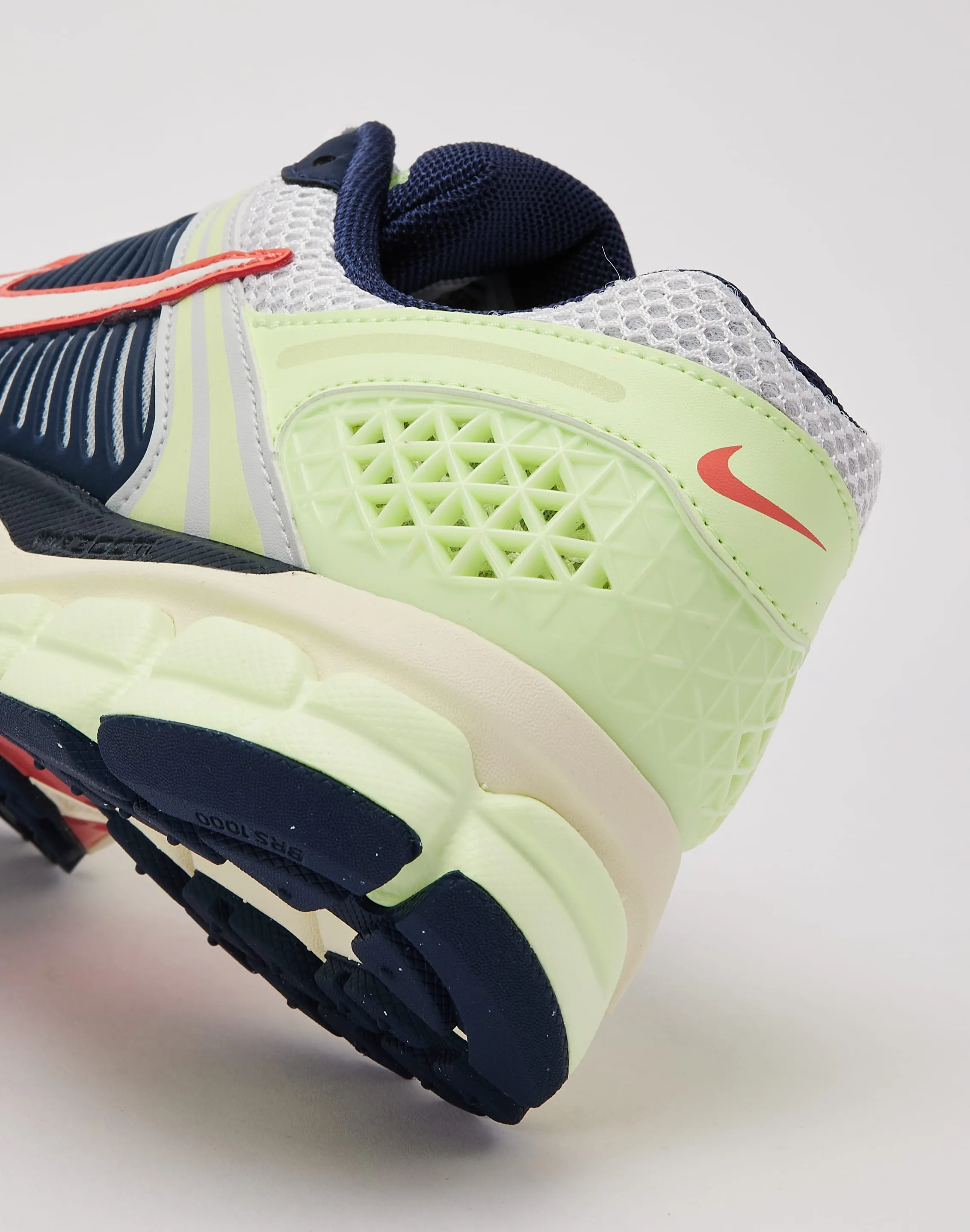 Nike Zoom Vomero 5 Photo Glam