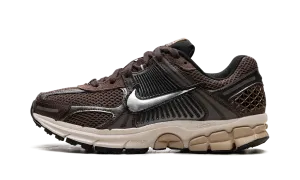 Zoom Vomero 5 "Baroque Brown" Soft Padding running in parks