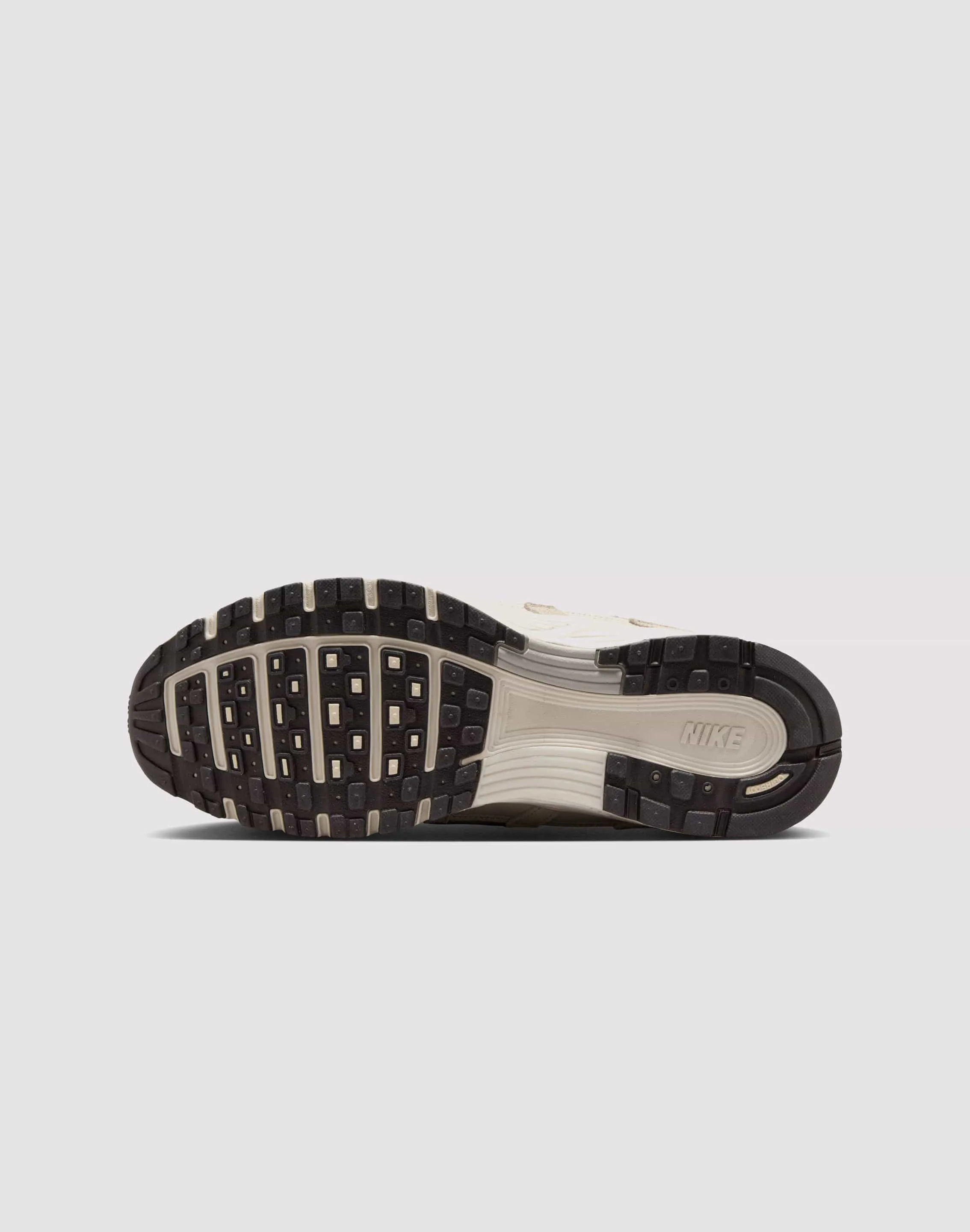 Court Grip Nike P-6000