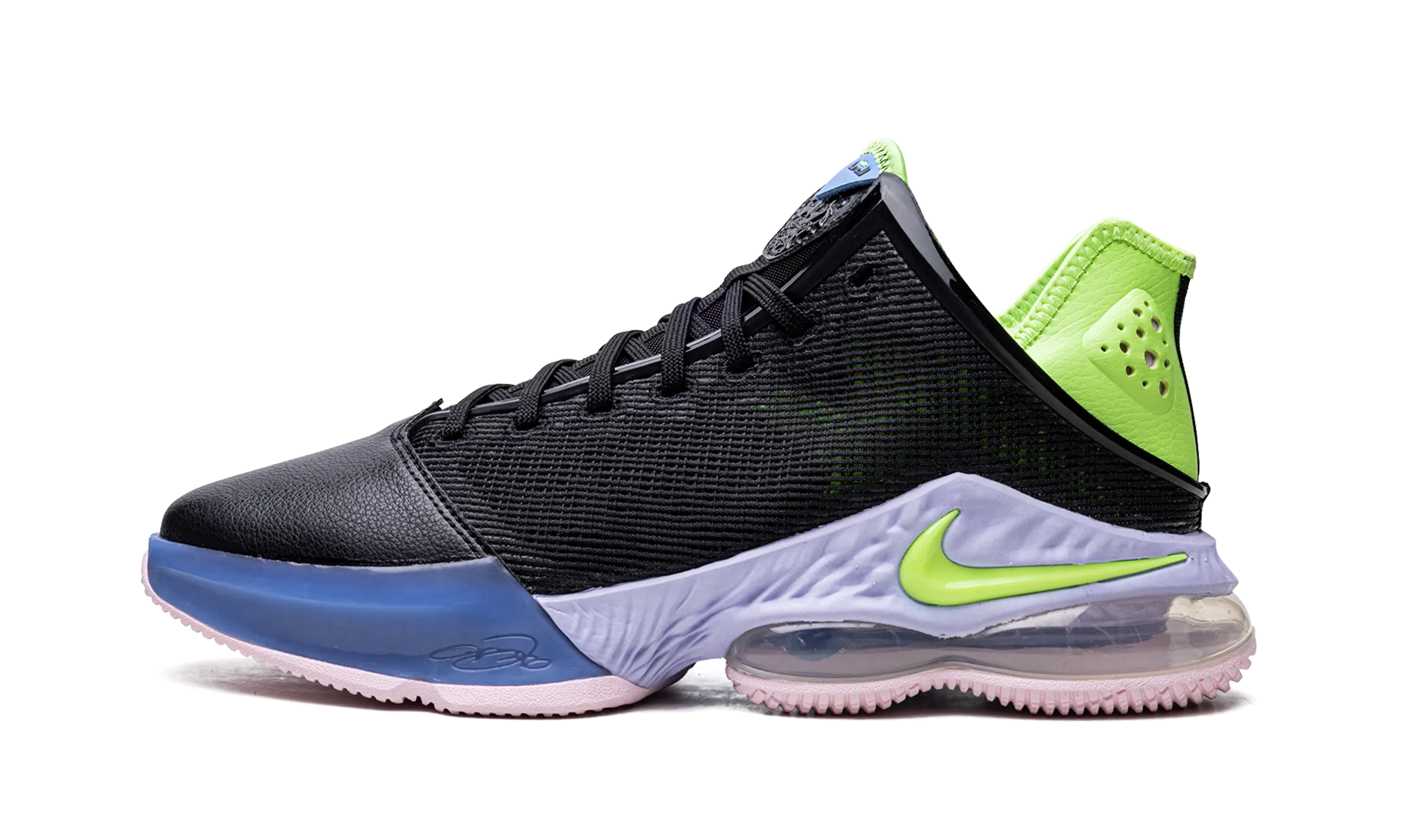 Diagonal Herringbone Pattern Dynamic Traction Pattern LeBron 19 Low "Black / Ghost Green"