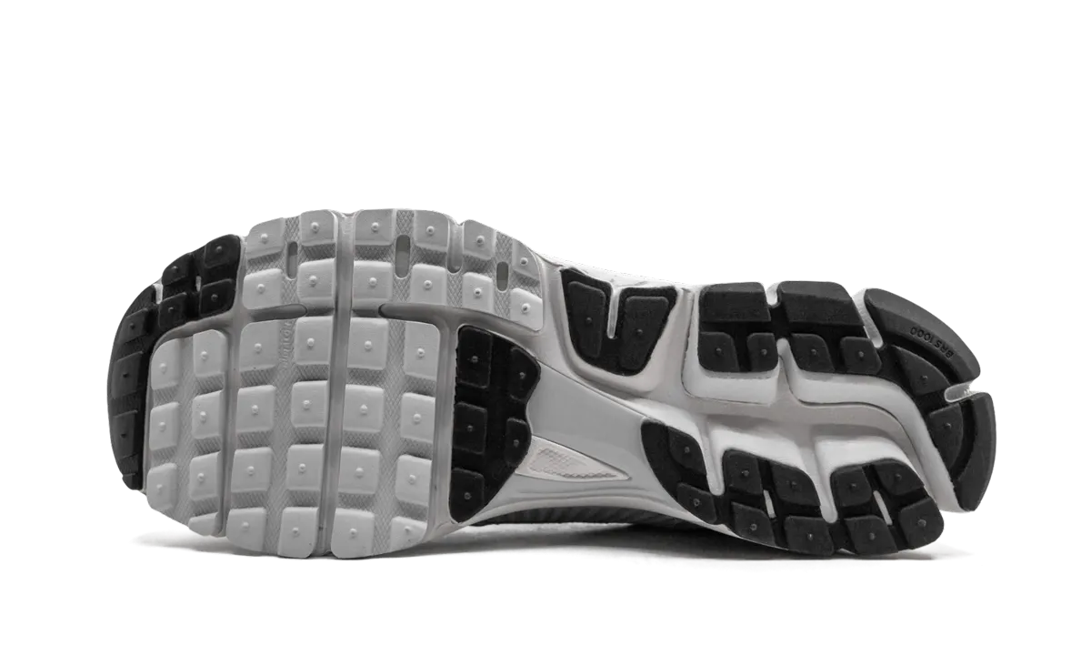 Zoom Vomero 5 Sp "Vast Grey" Cushioned Ankle running in a golf course area shoes