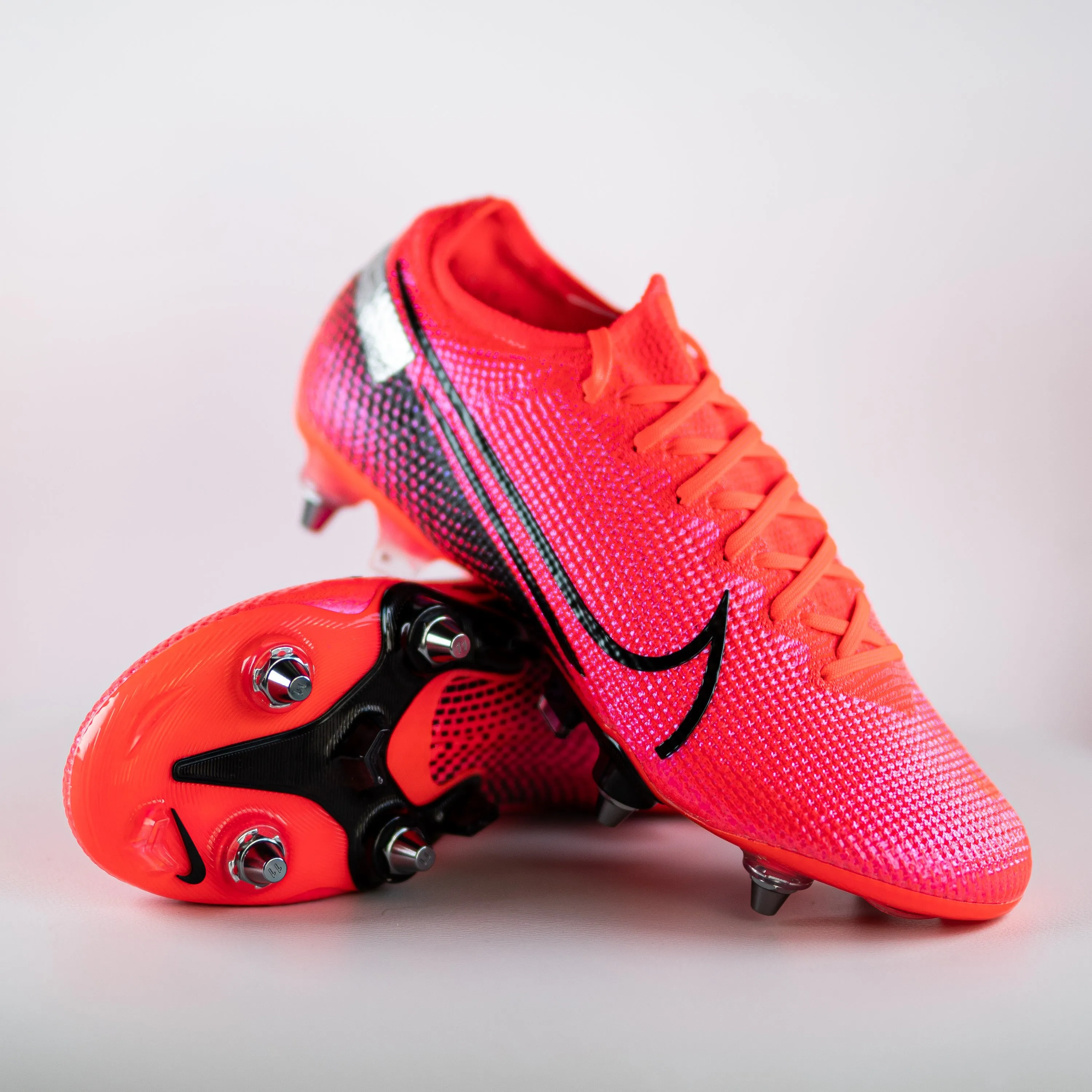 Nike Mercurial Vapor 13 Elite SG Competitive Level Firm Cushion