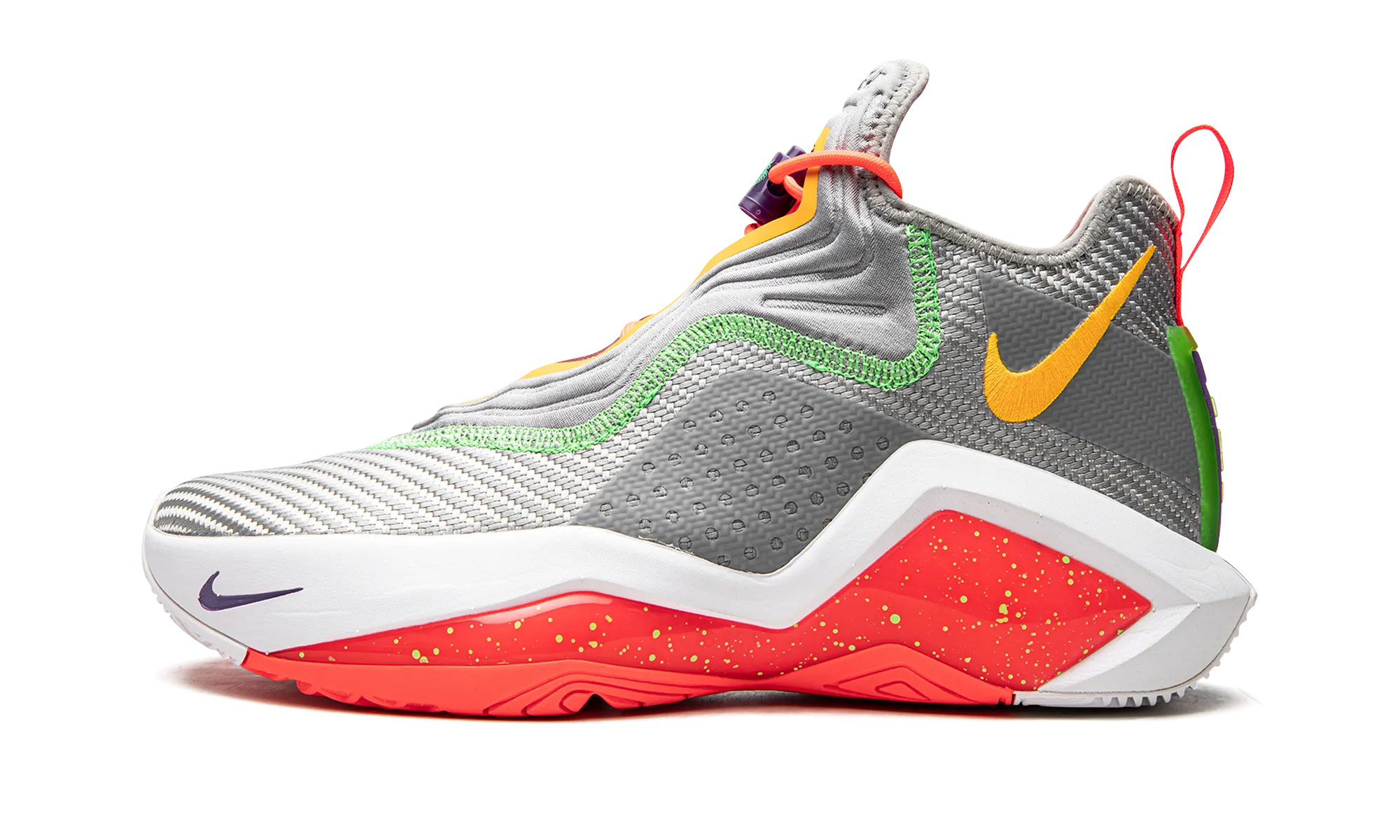 LeBron Soldier 14 "Hare" Thermoplastic Heel Counter Flex Grooves Design