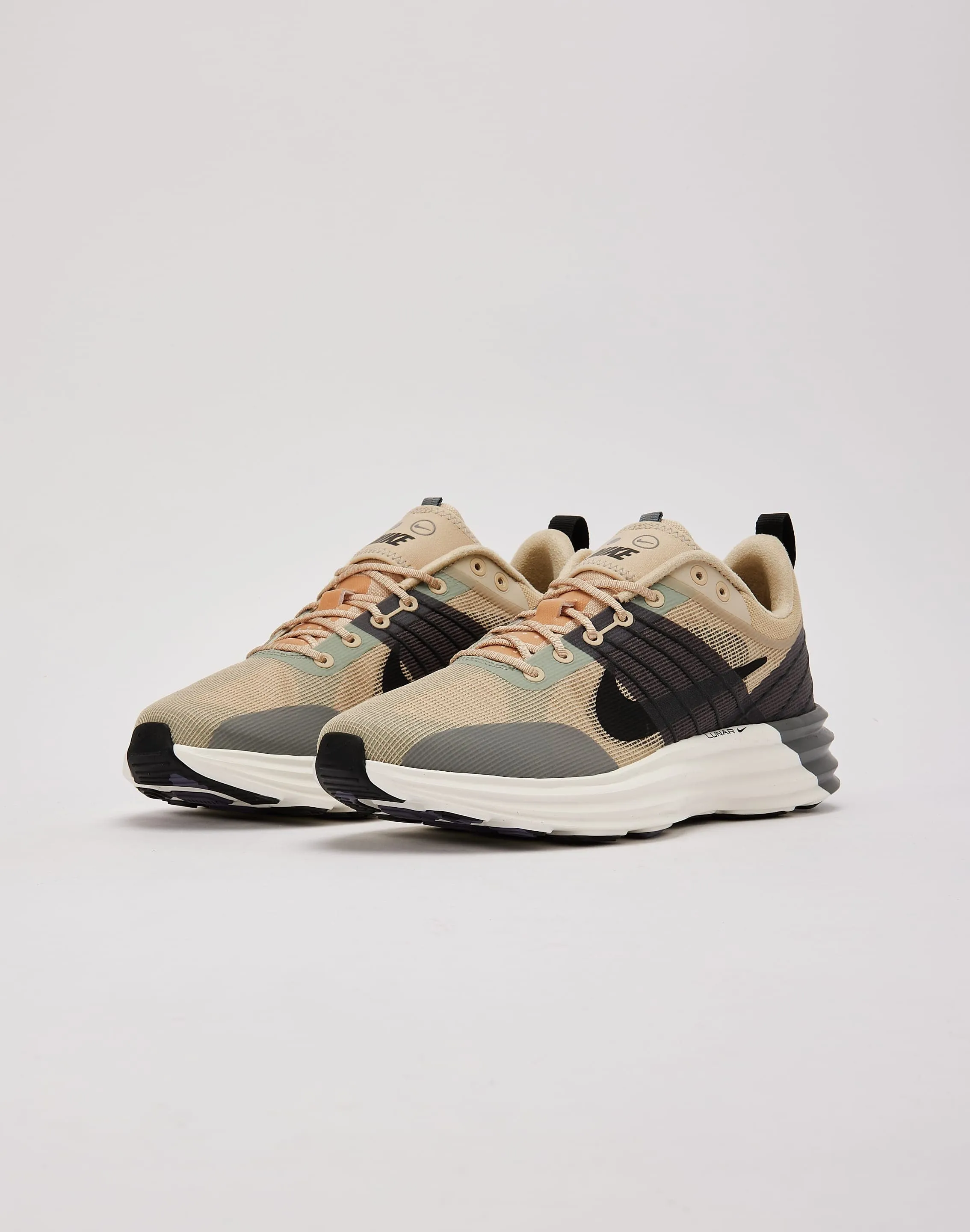 Matte Edge Nike Lunar Roam