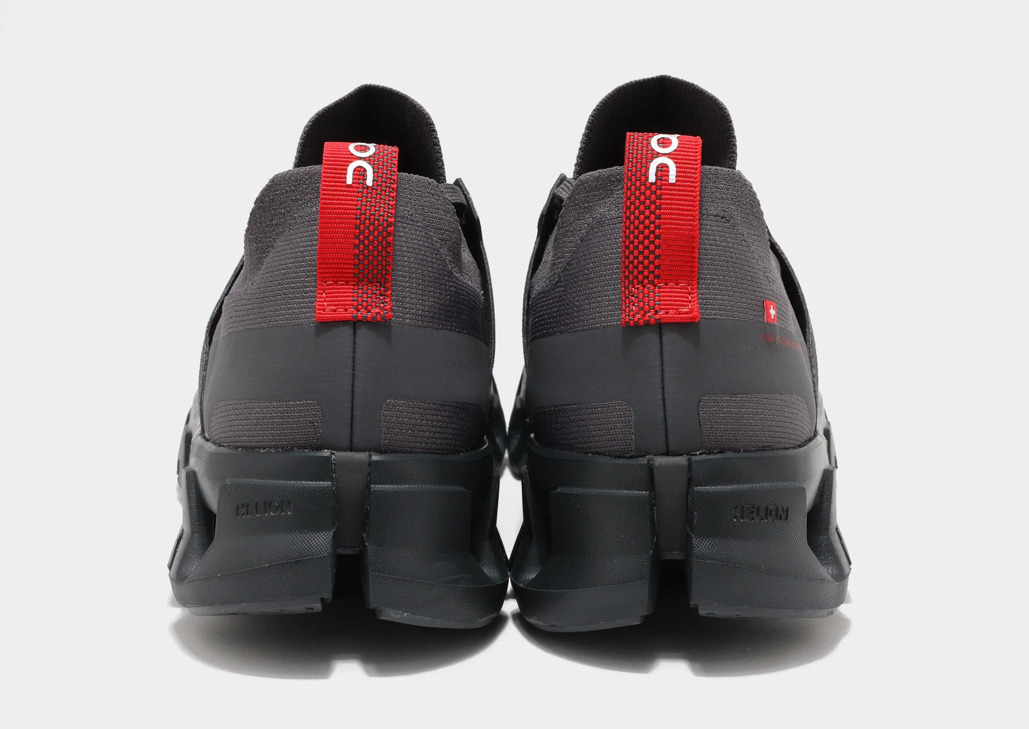 On Cloudswift 4 Compression Fit Lining Multi Outfit