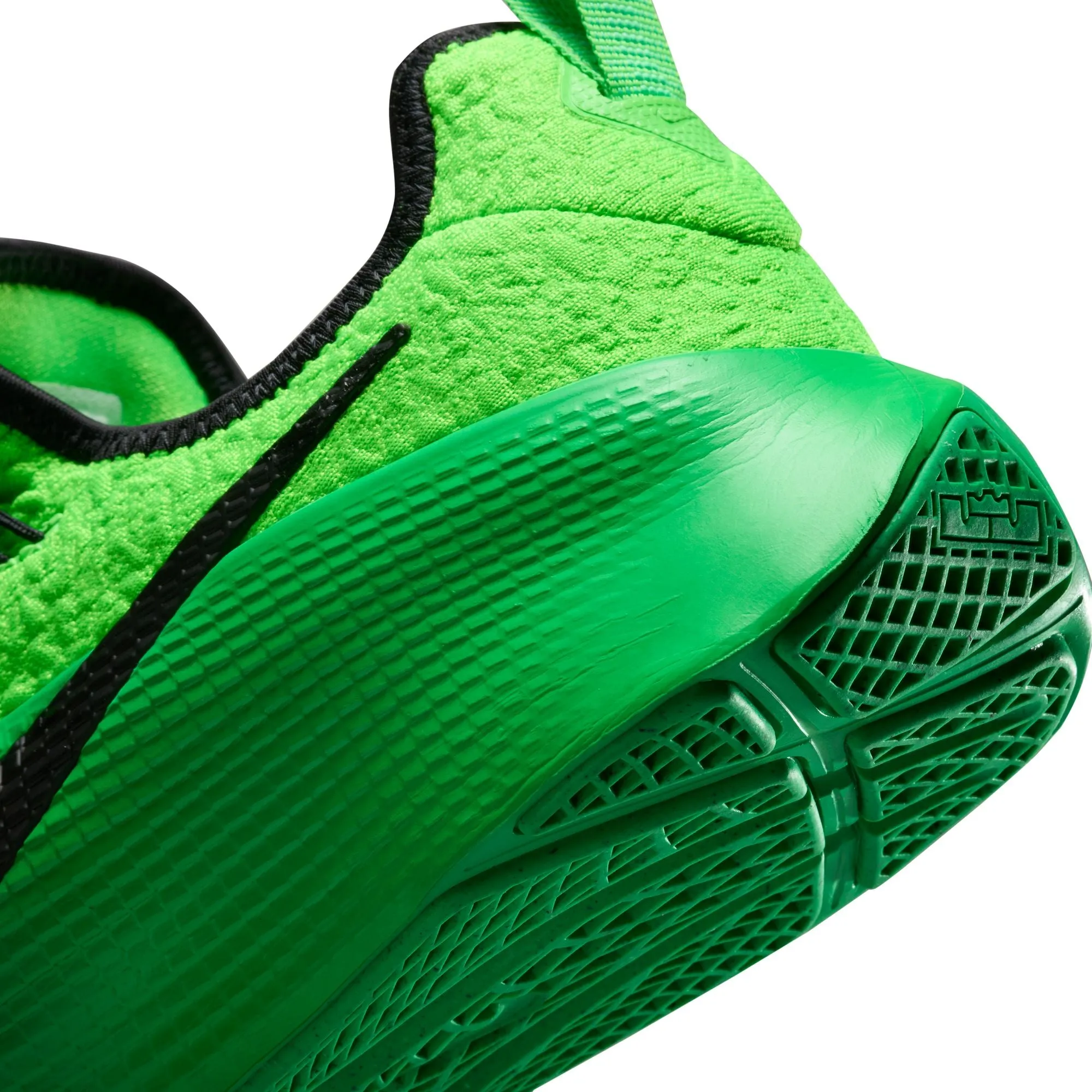 LeBron TR1: Green Strike Rollbar Motion Control