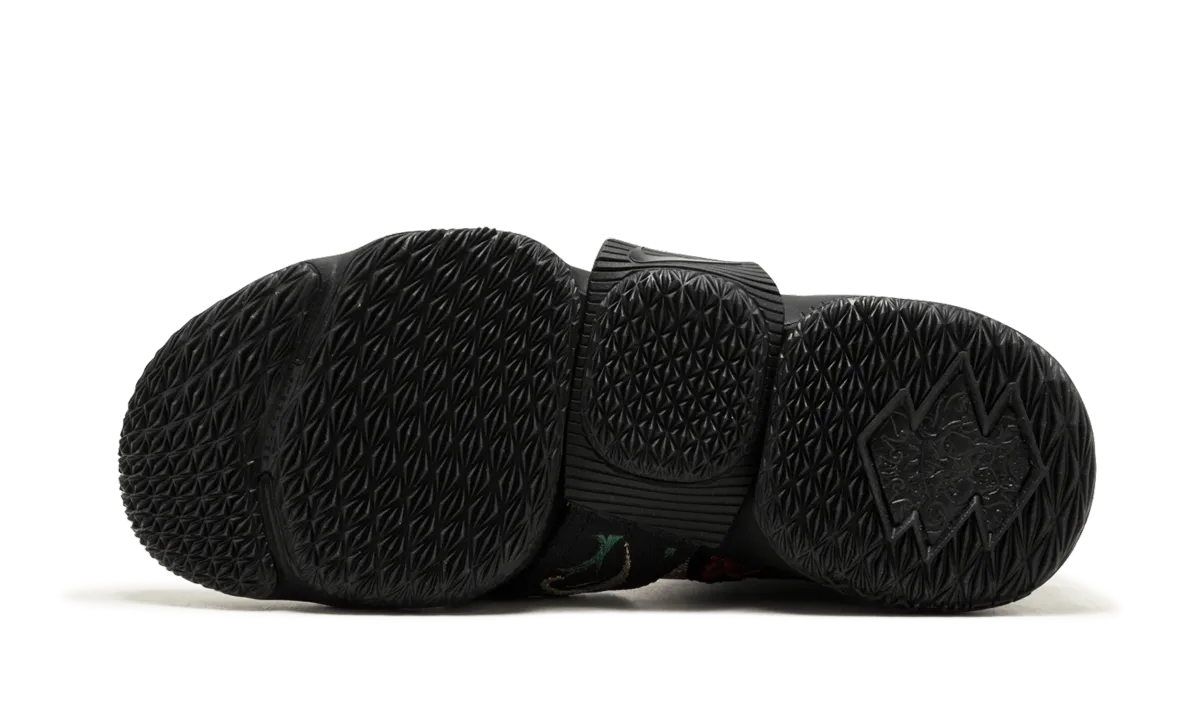 Lebron 15 Lif "King's Crown" Padded Heel Cushioning Multi Directional Grip