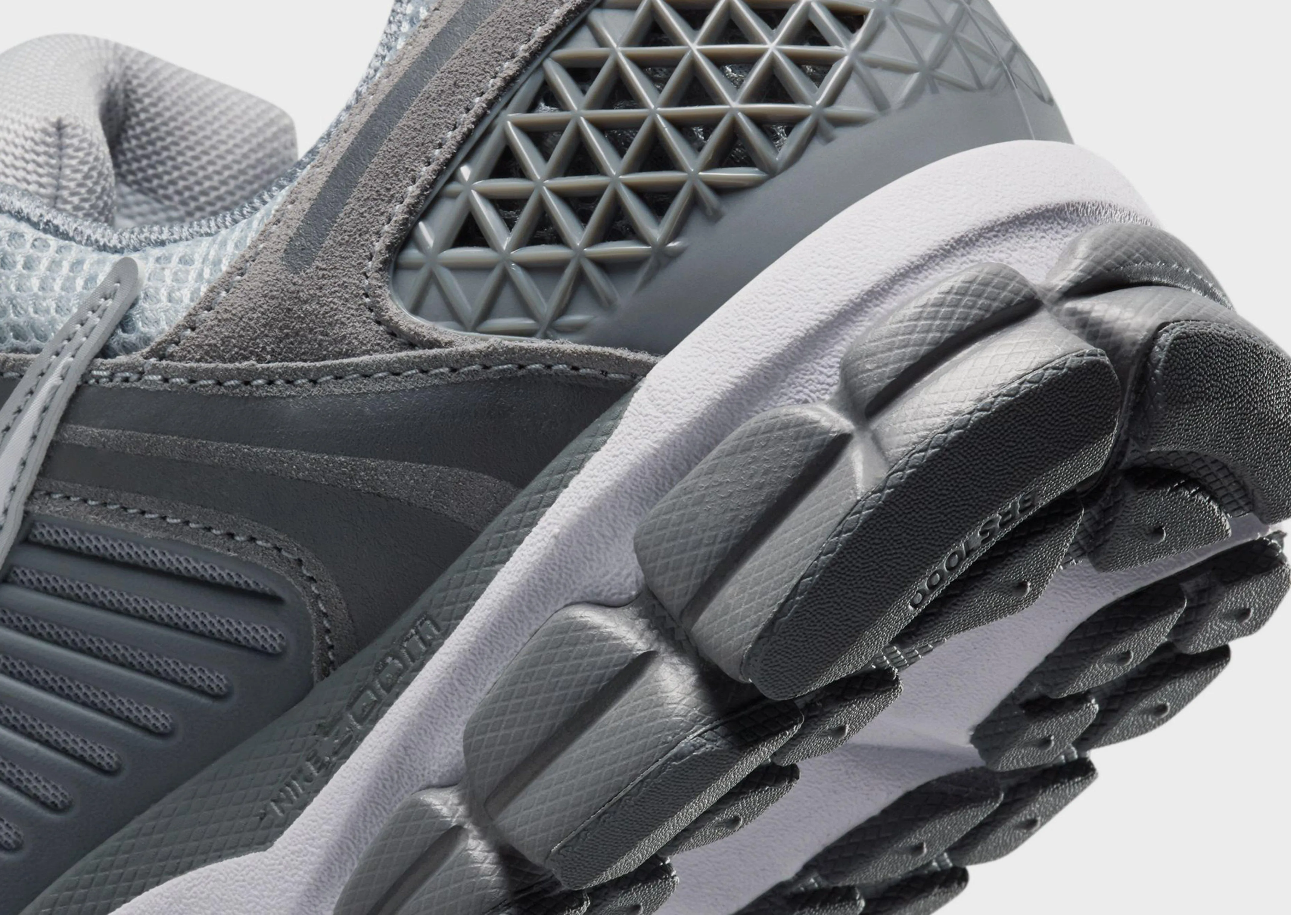 QuickDry Zoom Vomero 5