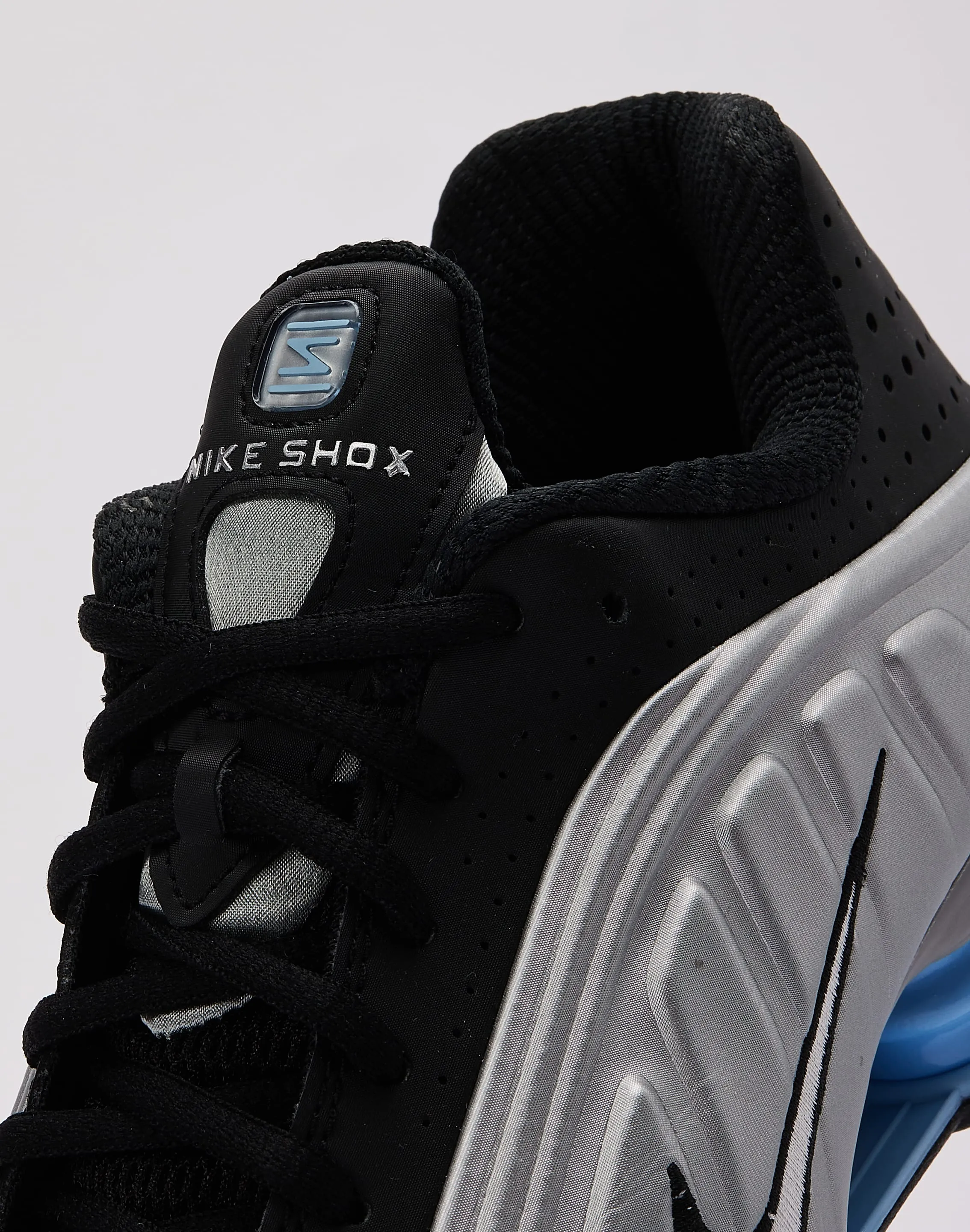 Safe Land Boho Free Nike Shox R4