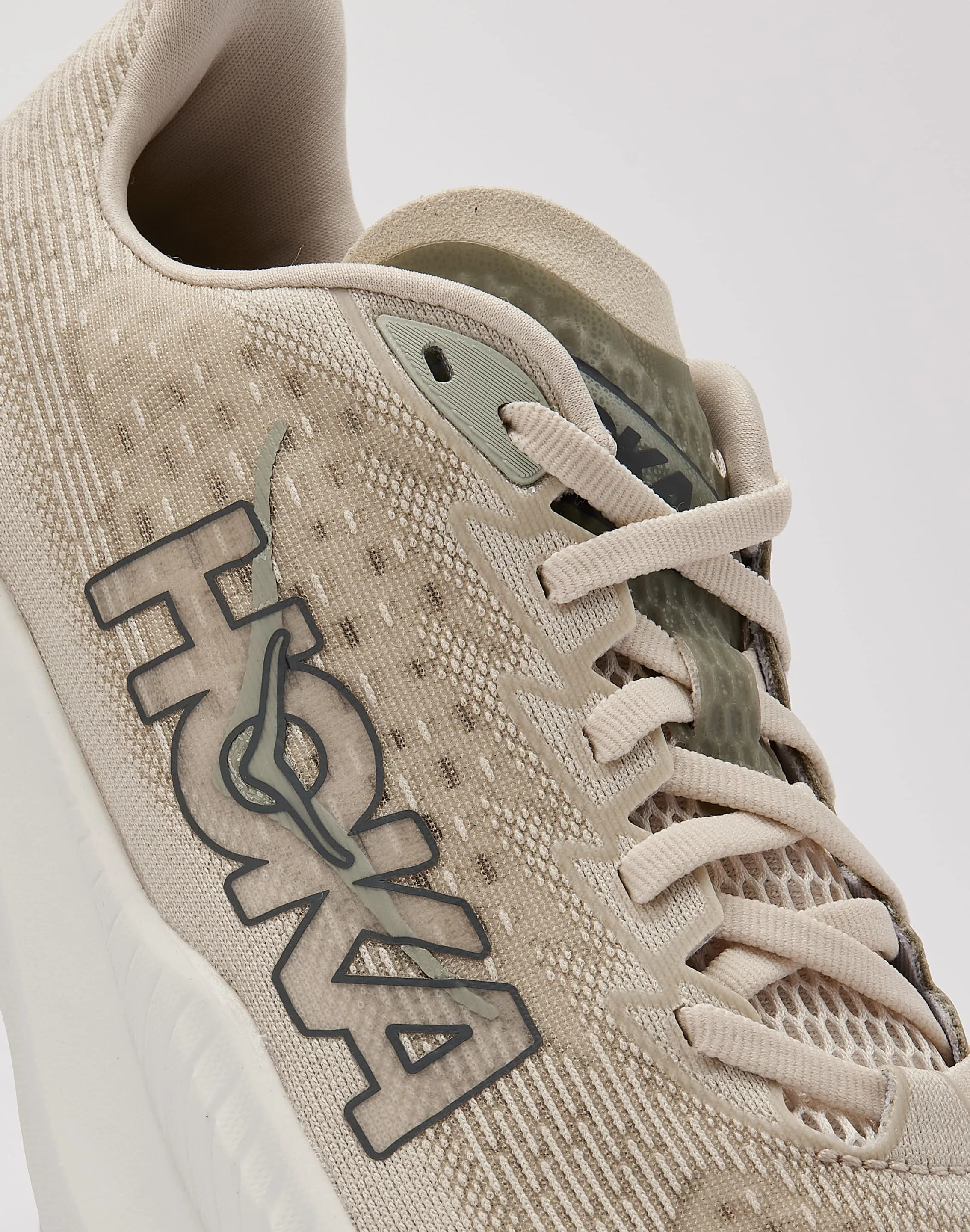 photo shoot Fitness HOKA Mach 6