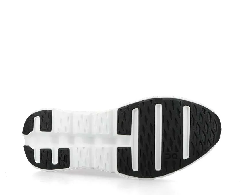 On Cloudtilt Adaptive Lace Tension Adaptive Grip