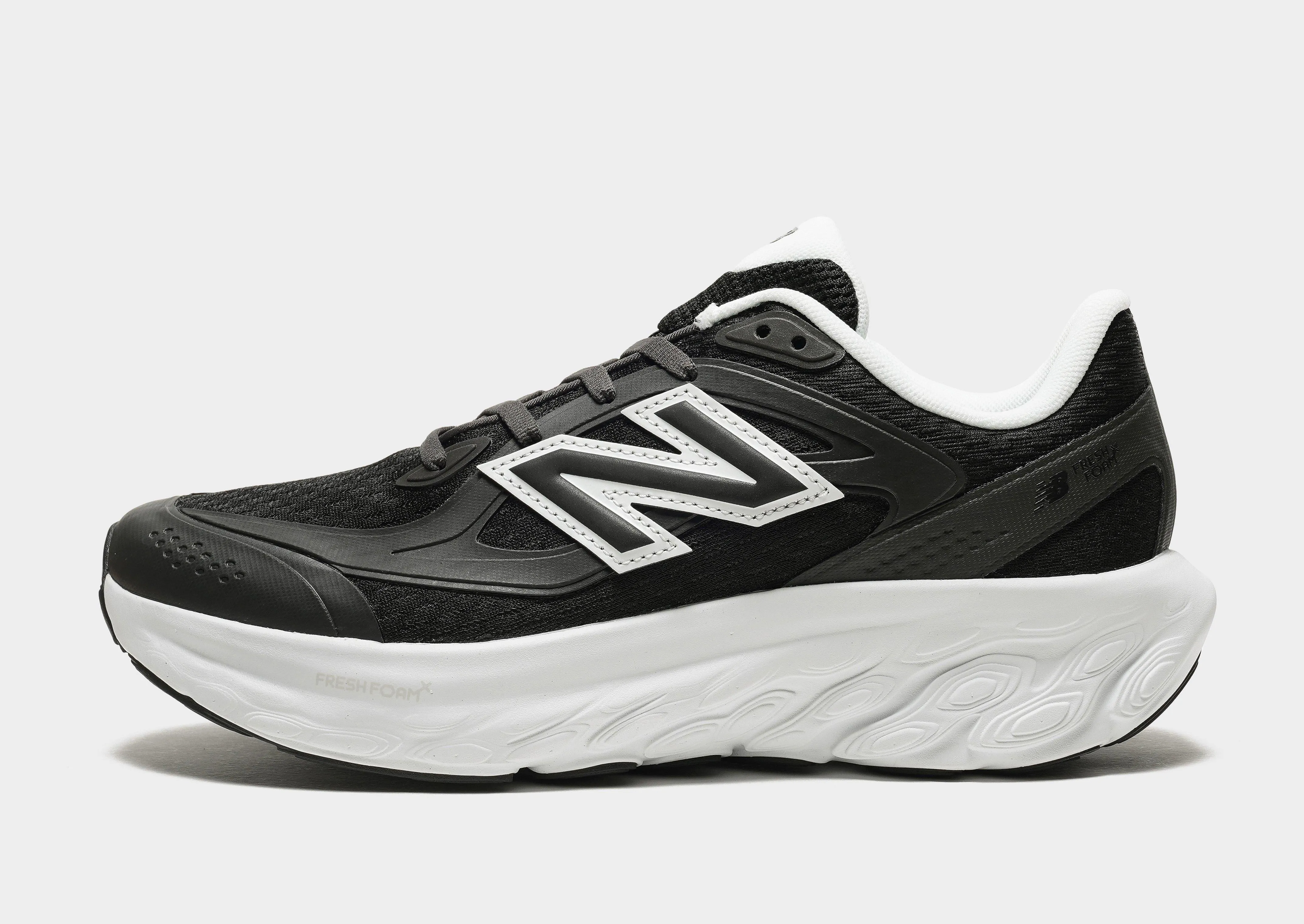 FuelCell Trainer Sneaker Accessories Zipper Closure