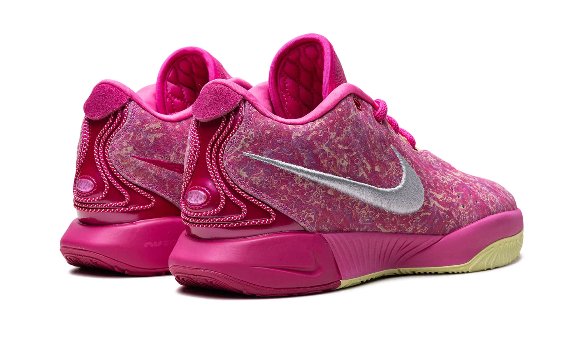 LeBron 21 "The World Is Your Oyster" Heat Management