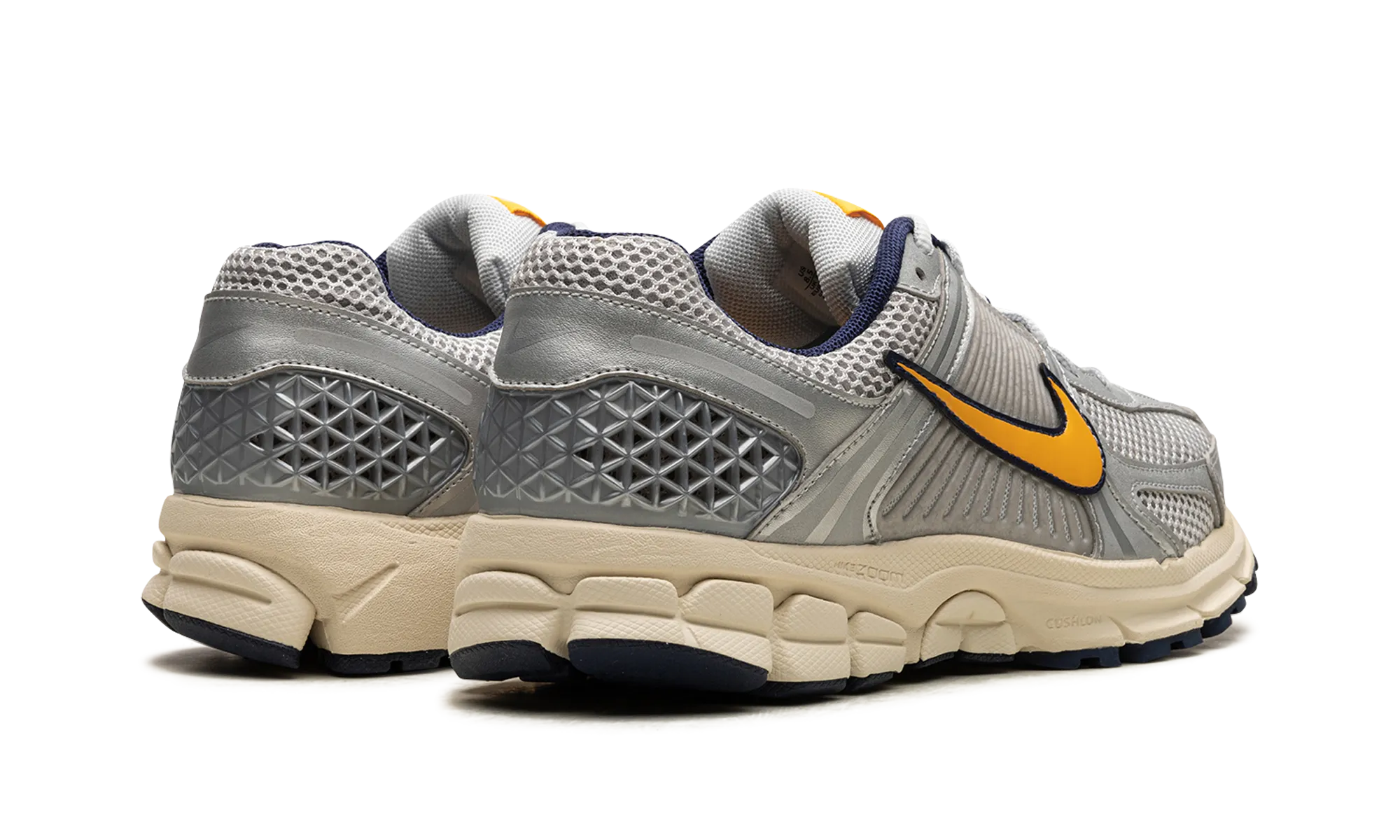 Zoom Vomero 5 "Pure Platinum" running with a carbon fiber plate Power training