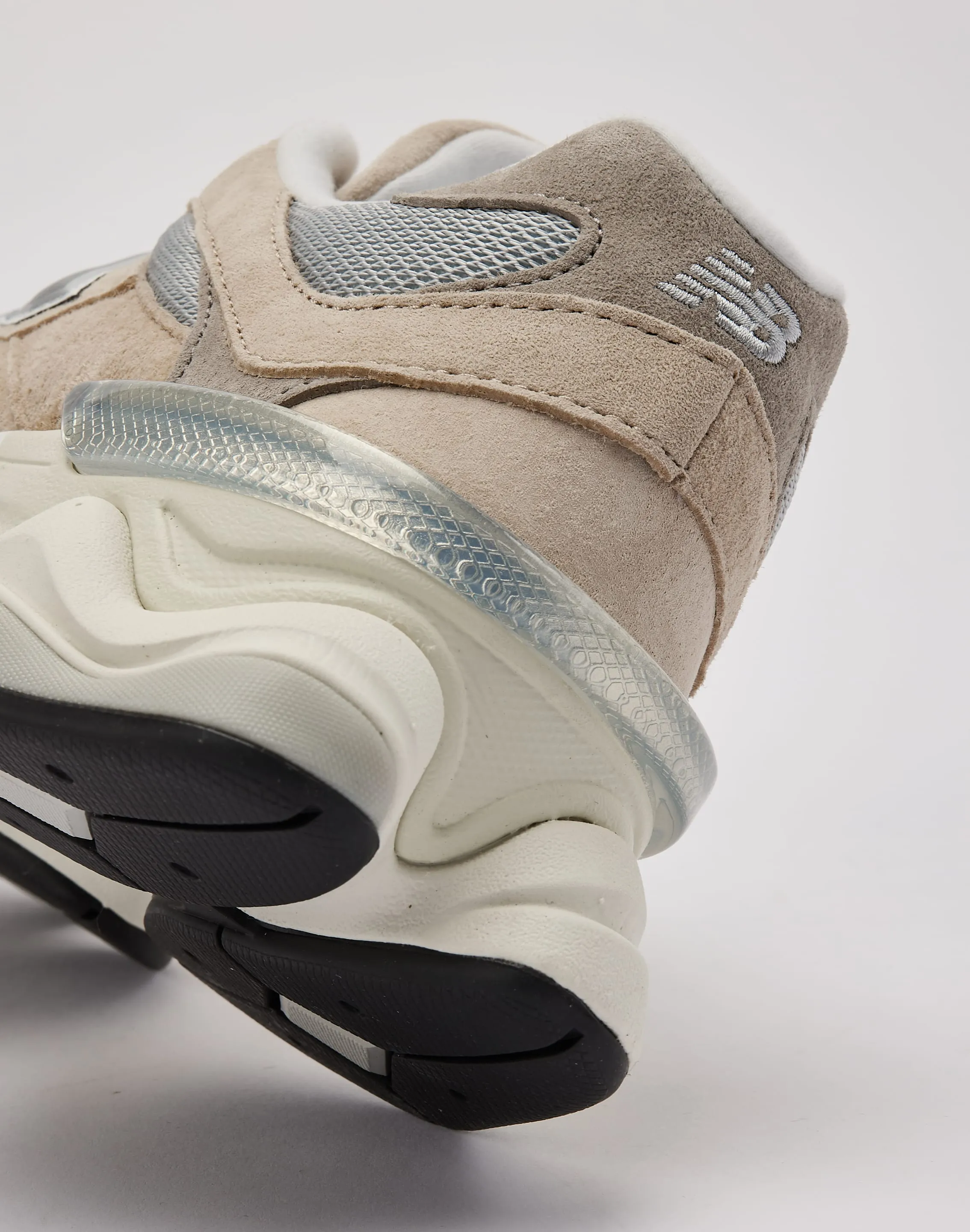 New Balance 9060 Versatile