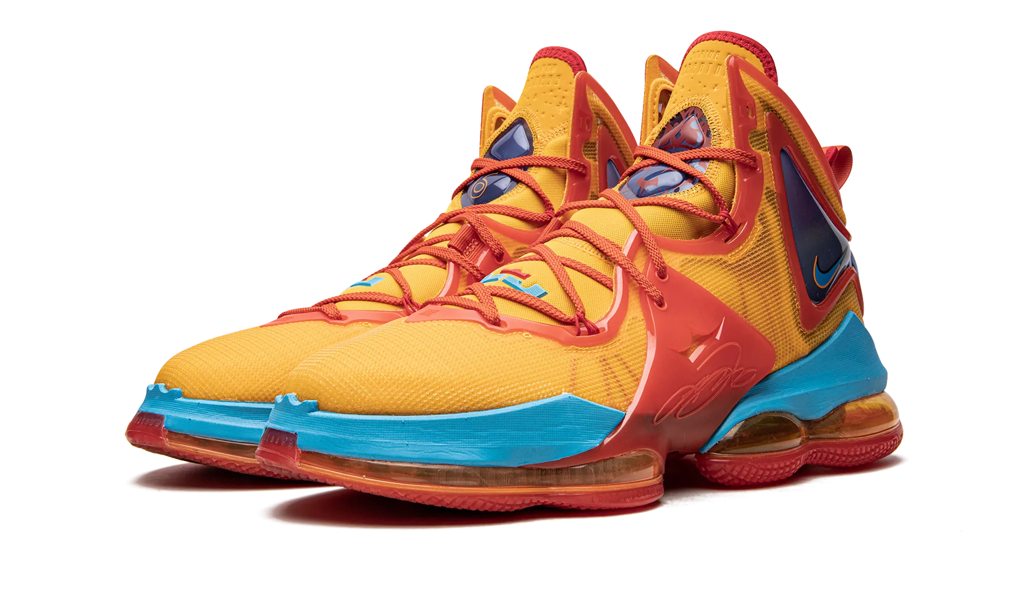 Customizable Fit Options LEBRON XIX "Space Jam - Tune Squad"