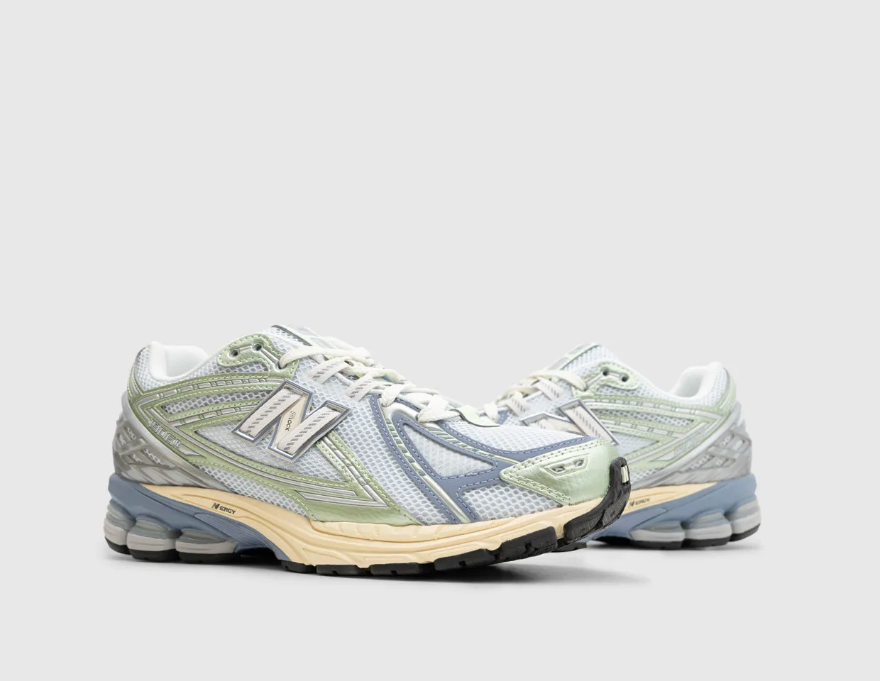 Non Marking Soles Supportive Control New Balance 1906R Ice Blue / Melon Water