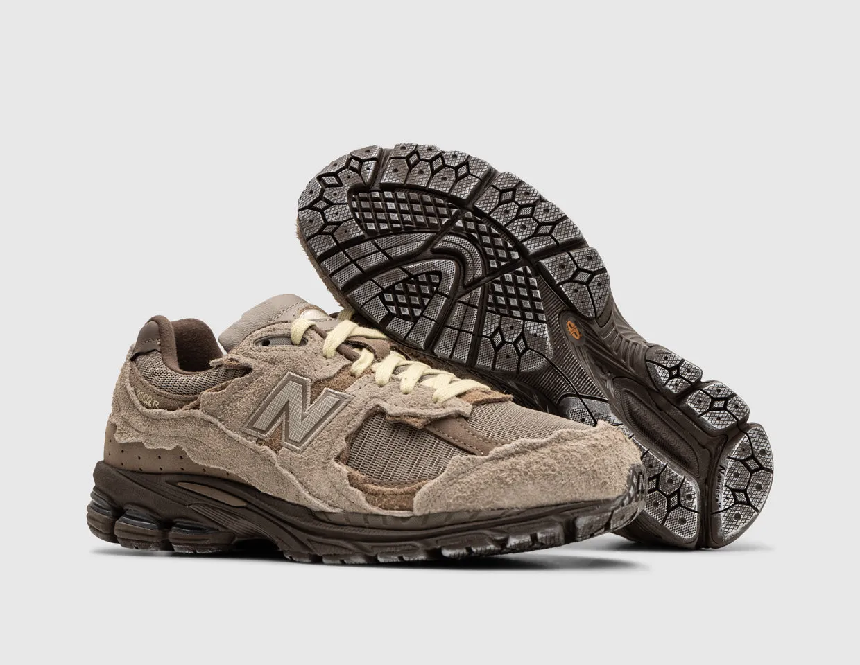 Weekend Pick New Balance 2002R Refined Future / Arid Stone - size? exclusive