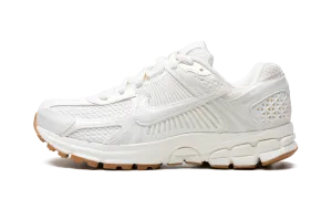 amateur runner use WMNS Nike Zoom Vomero 5 "SAIL GUM"