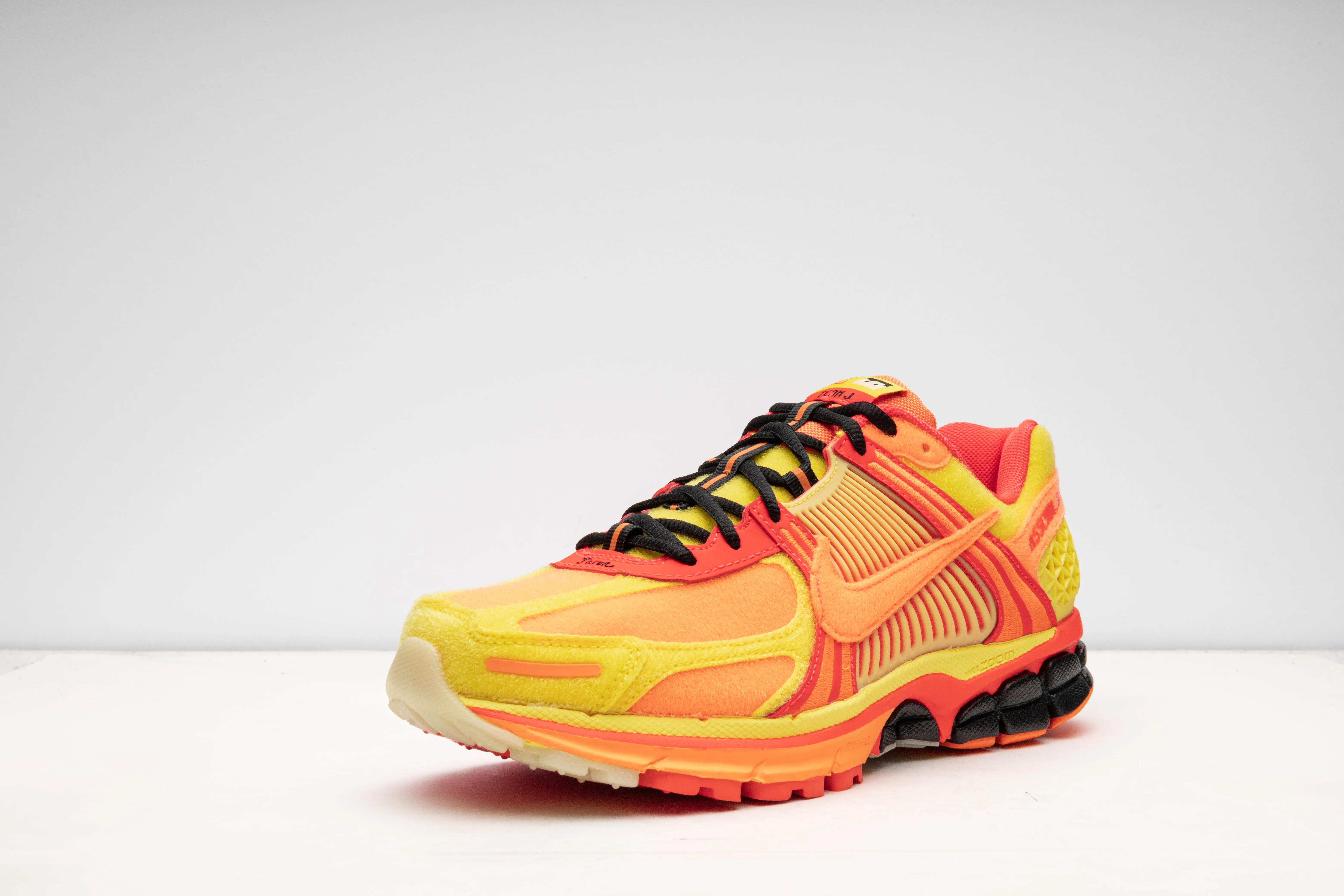 Foot Structure Indoor fitness Zoom Vomero 5 "Doernbecher 2023"