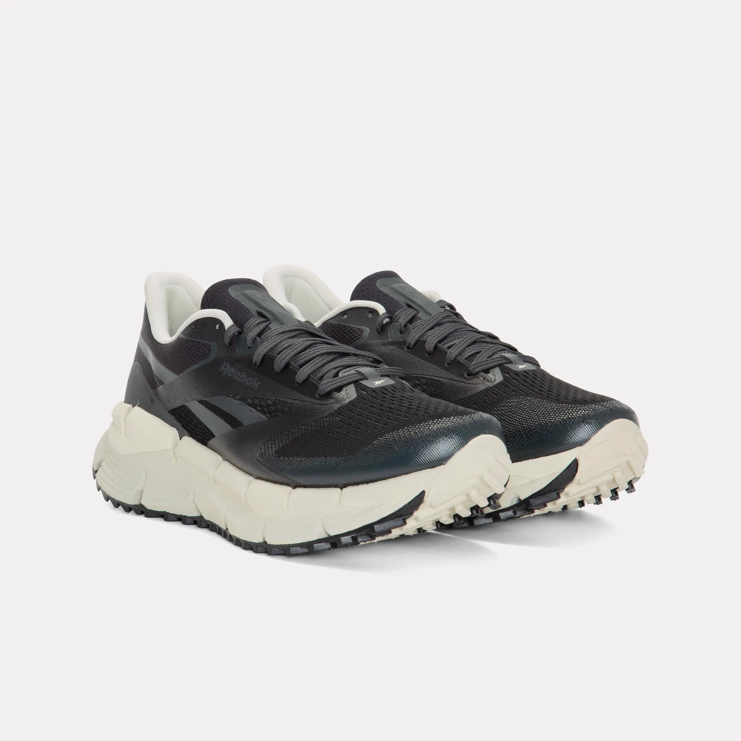 Reebok Footwear Men FloatZig 1 Adventure Shoes BLACK/GREY 6/ALABASTER cartoon - themed running shoes