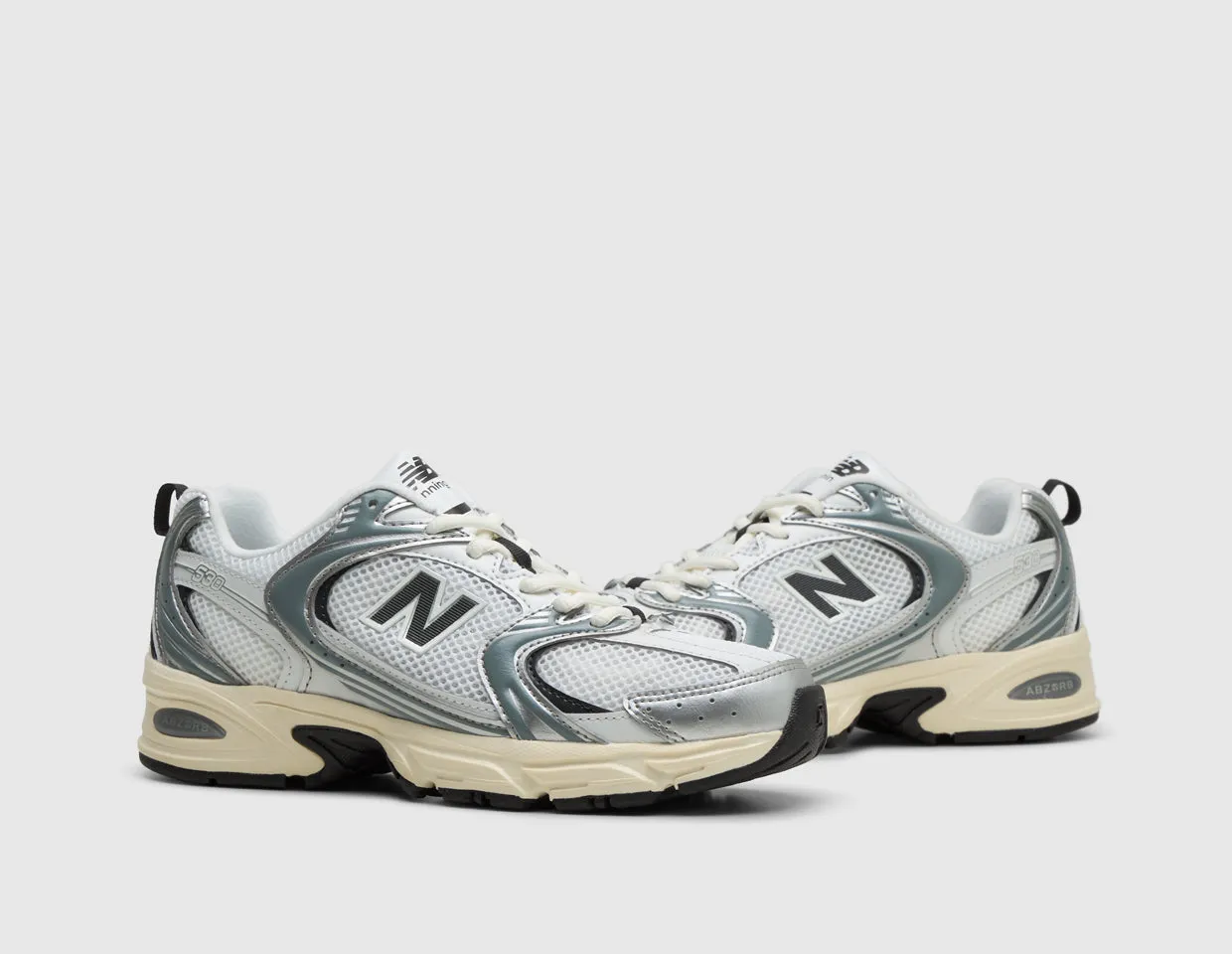 Cross Training Ready New Balance 530 Silver Metallic / Black Cement