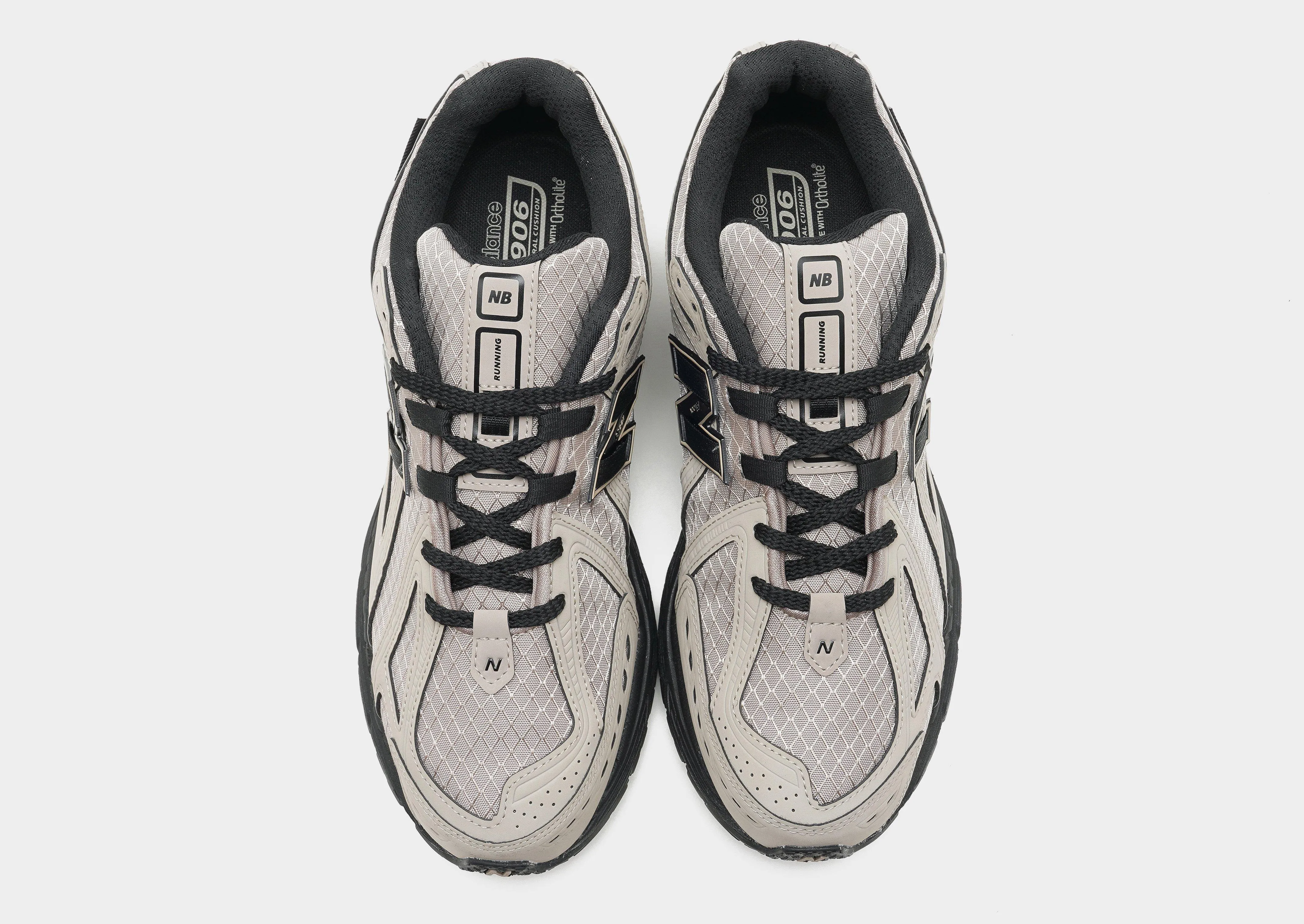 1906R Seamless Upper Construction Breathable Choice