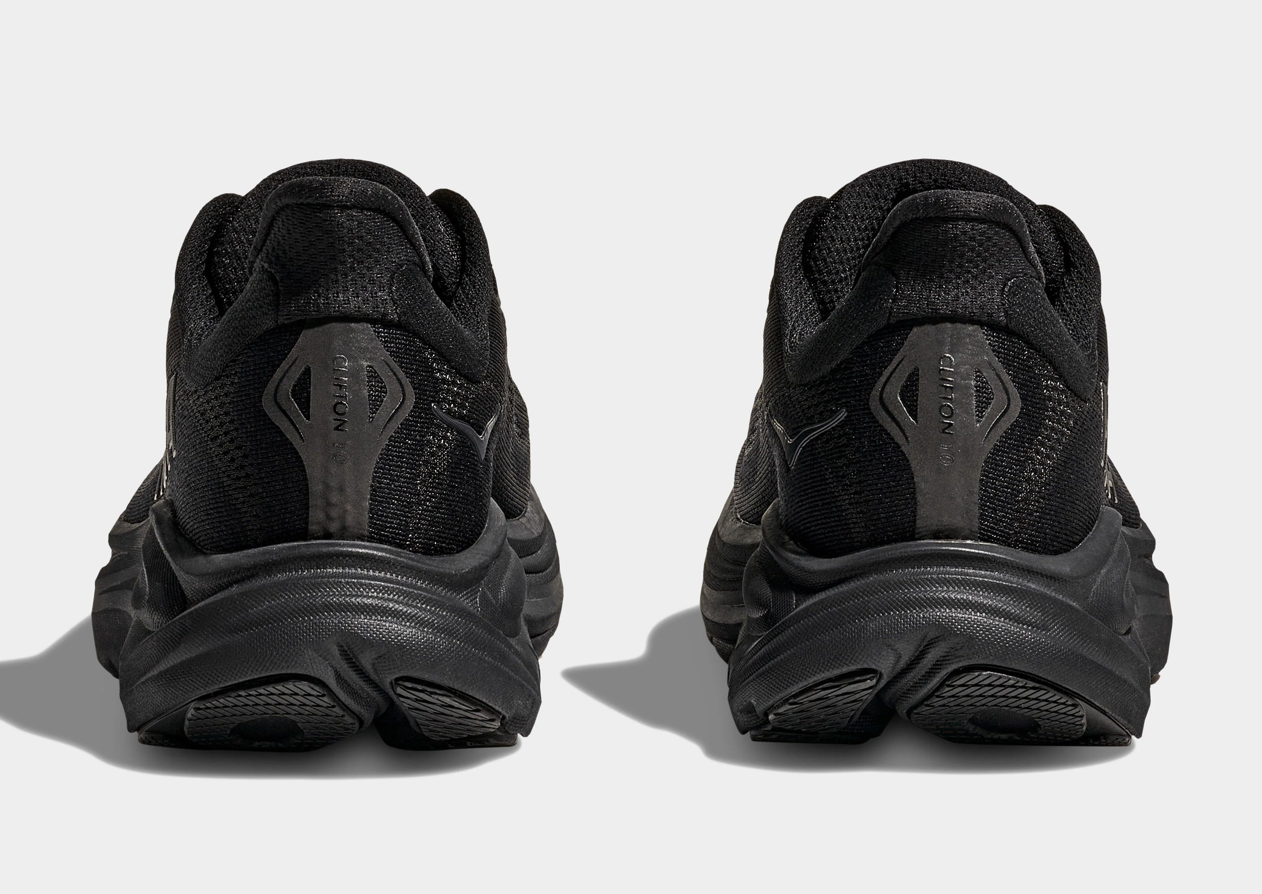 Cushioned traction Clifton 10