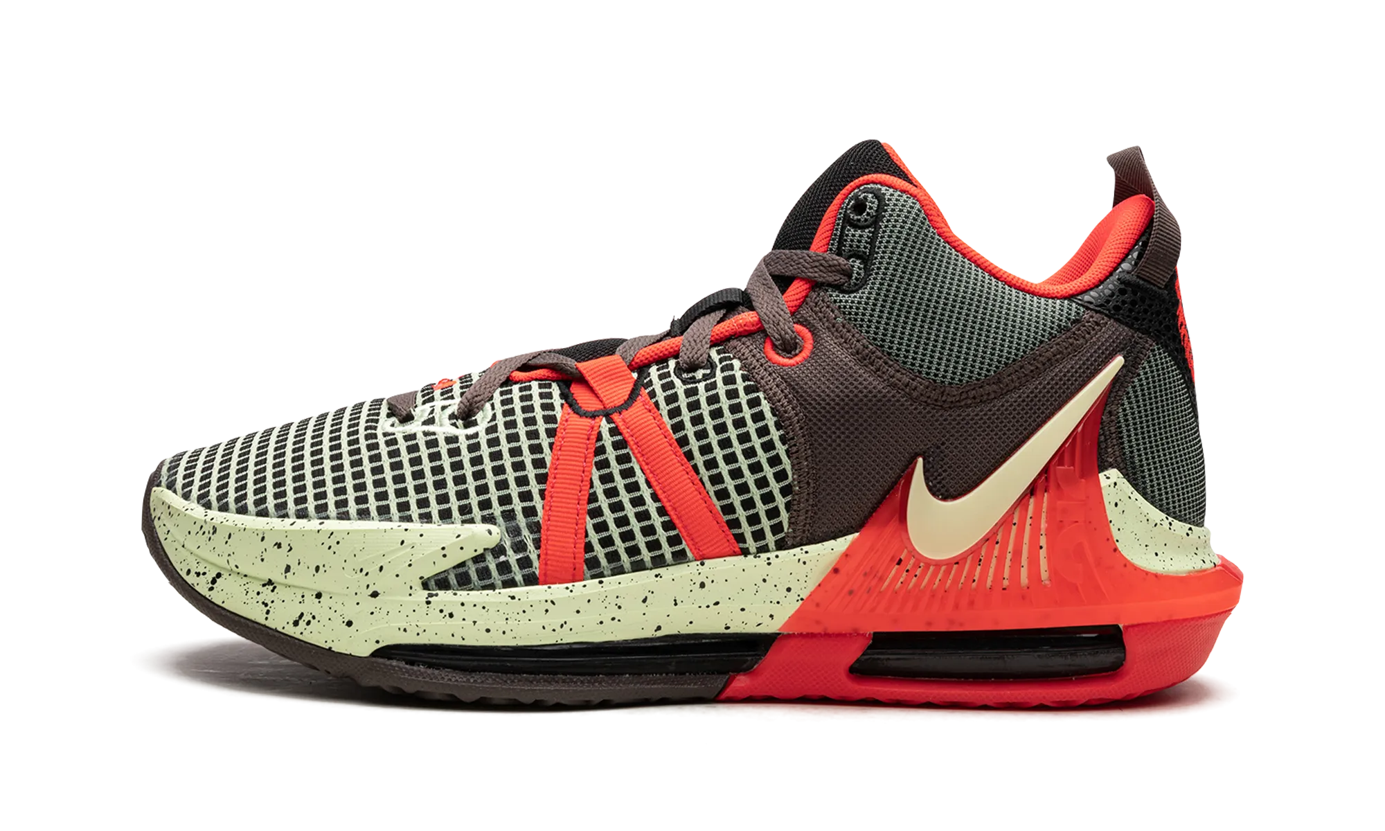 LeBron Witness VII "Alligator" Ventilation Perforations Premium Cushion