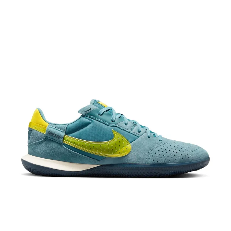 Lateral Lock Nike Streetgato Indoor Court Shoe