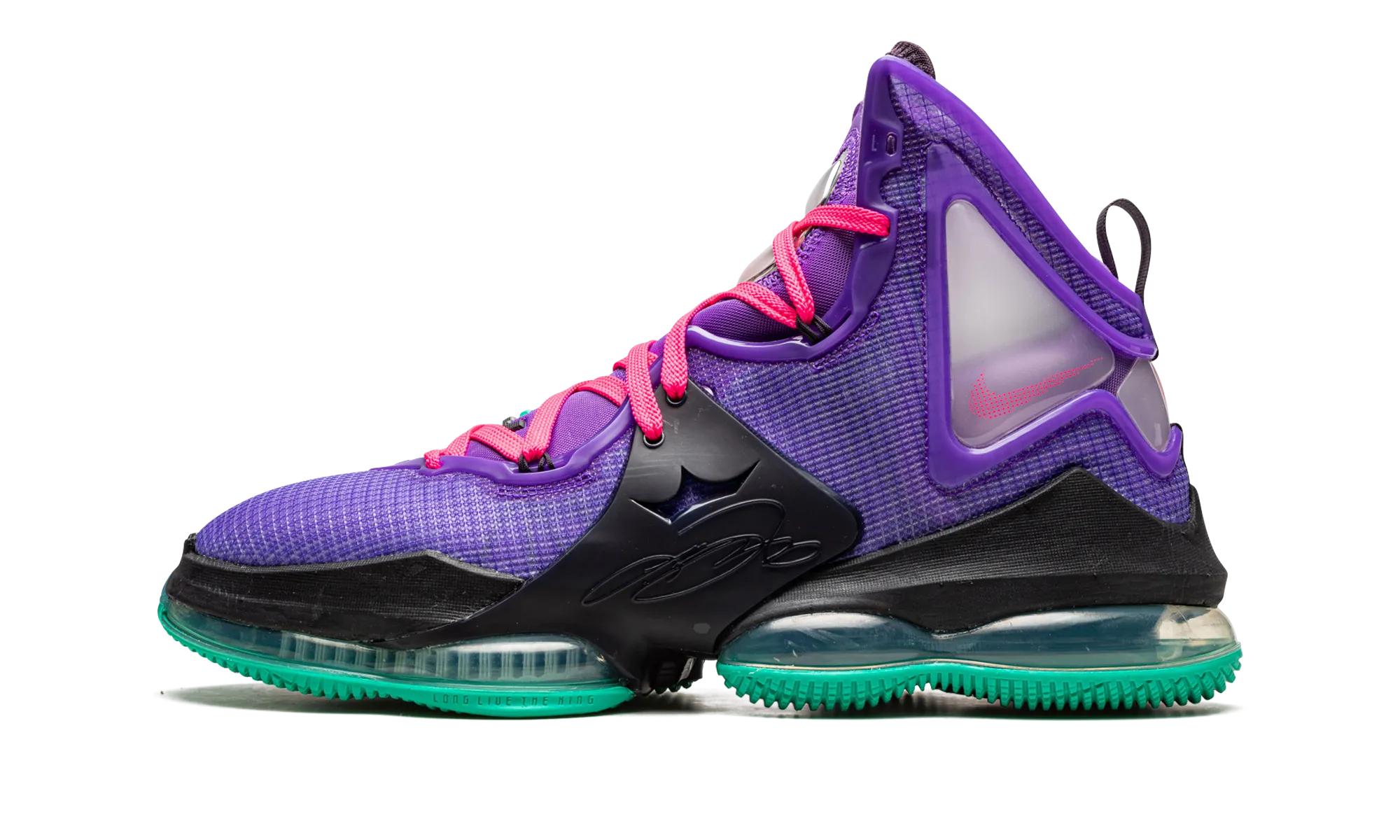 LeBron 19 "DJ Bron" Sporty Performance