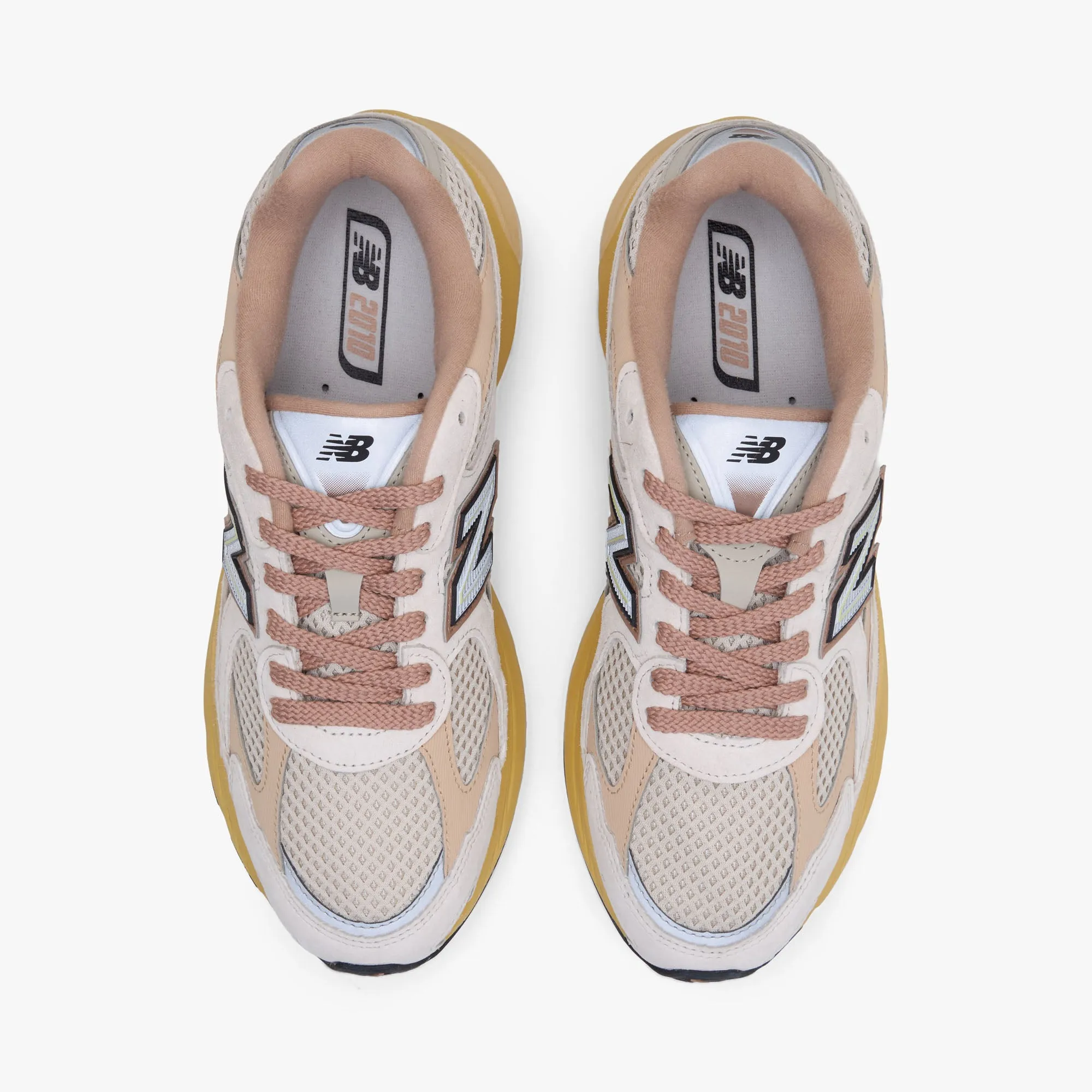 City Hustler Action Ready New Balance 2010 Linen / Desert Clay