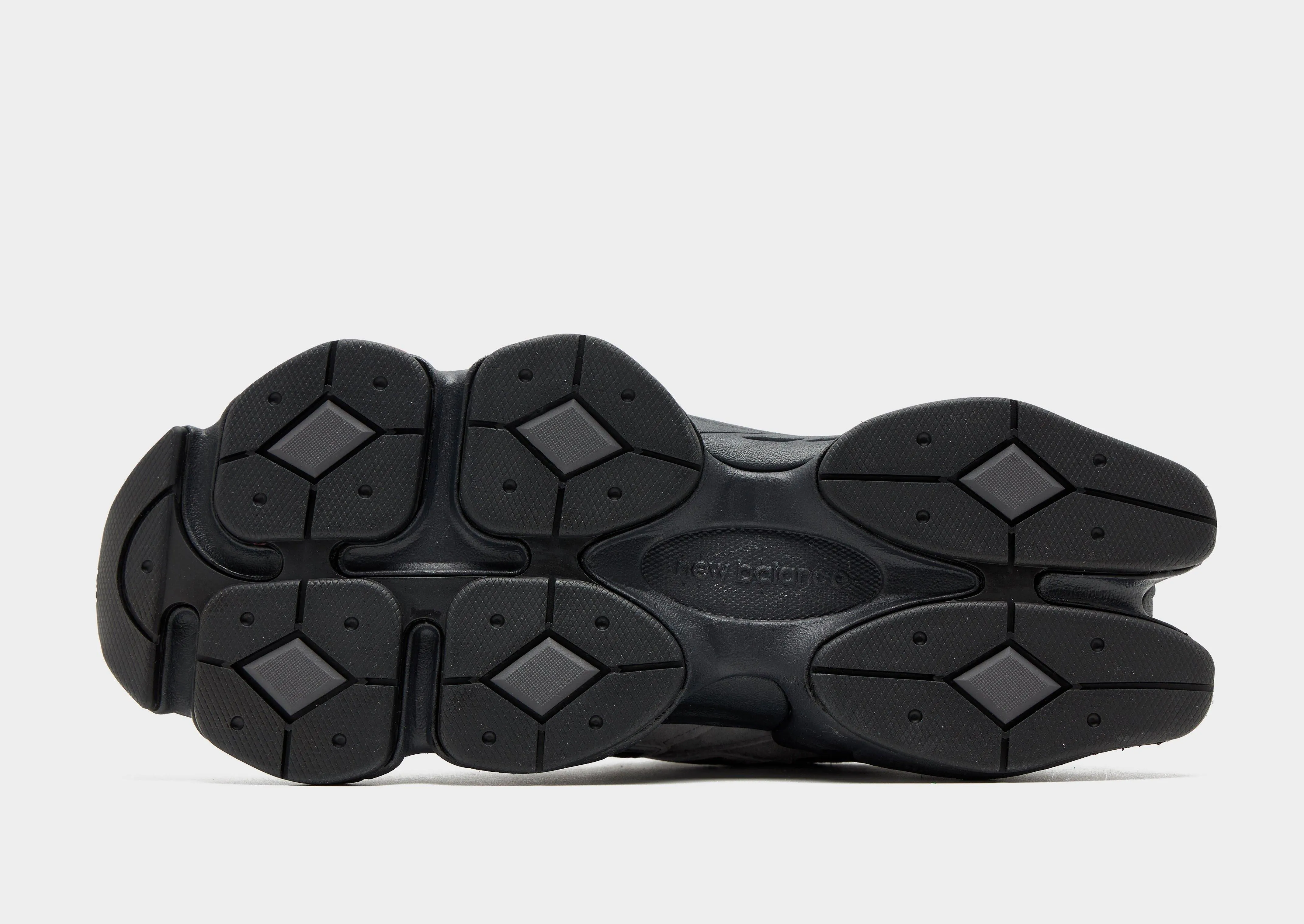 Breathable wear Rebound Boost Technology 9060