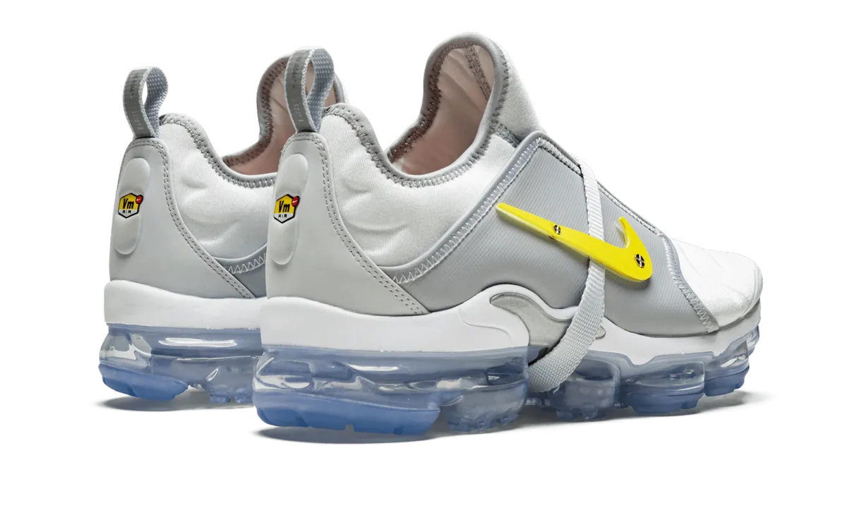 cool - down runs Air VaporMax Plus "On Air - Paris Works In Progress"