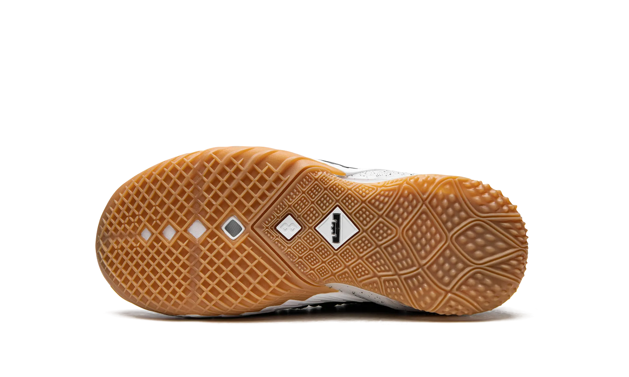LeBron 18 GS Abrasion resistant Padded collar